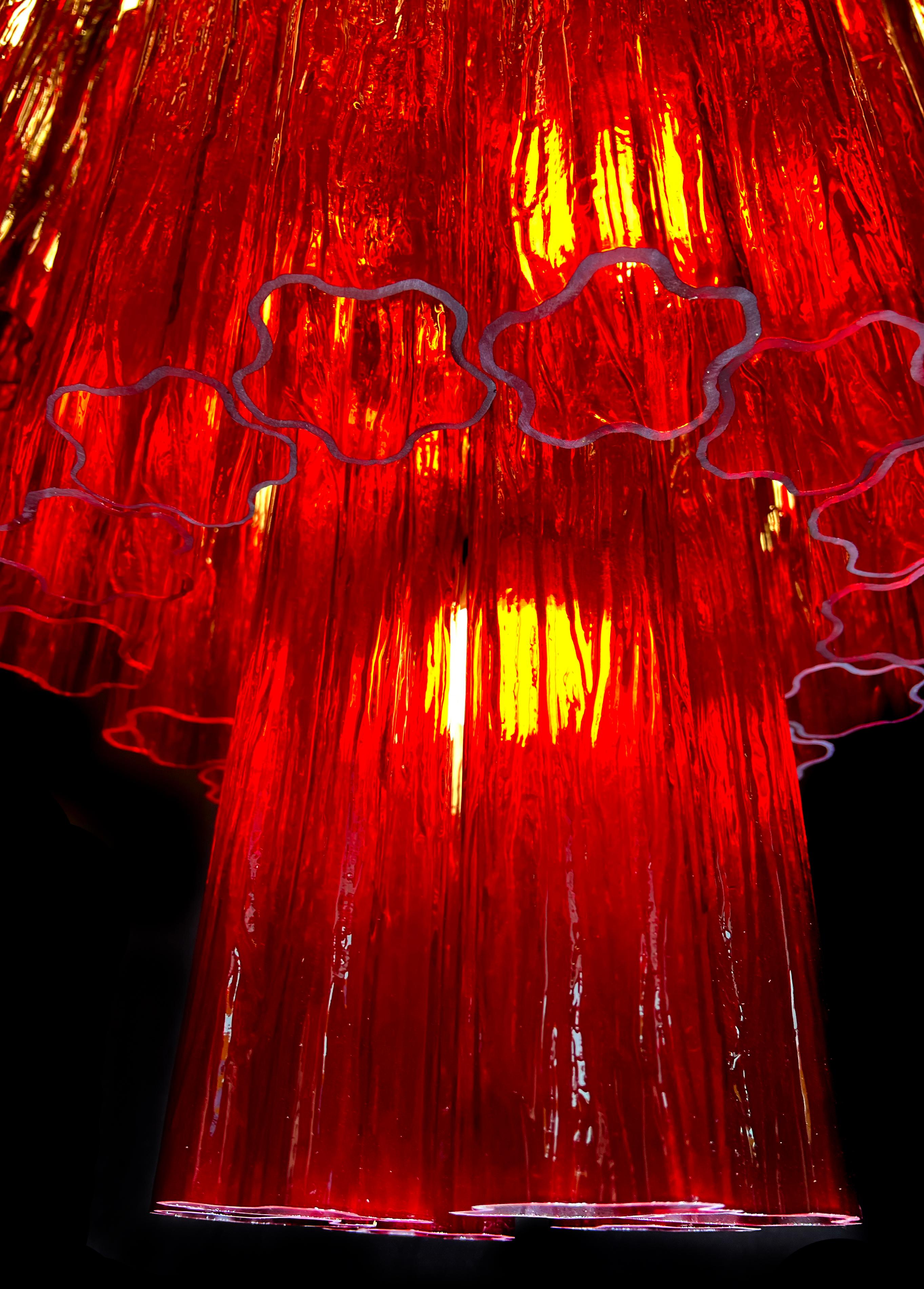 Pair Elegant and refined Italian Chandeliers by Valentina Planta, Murano For Sale 8