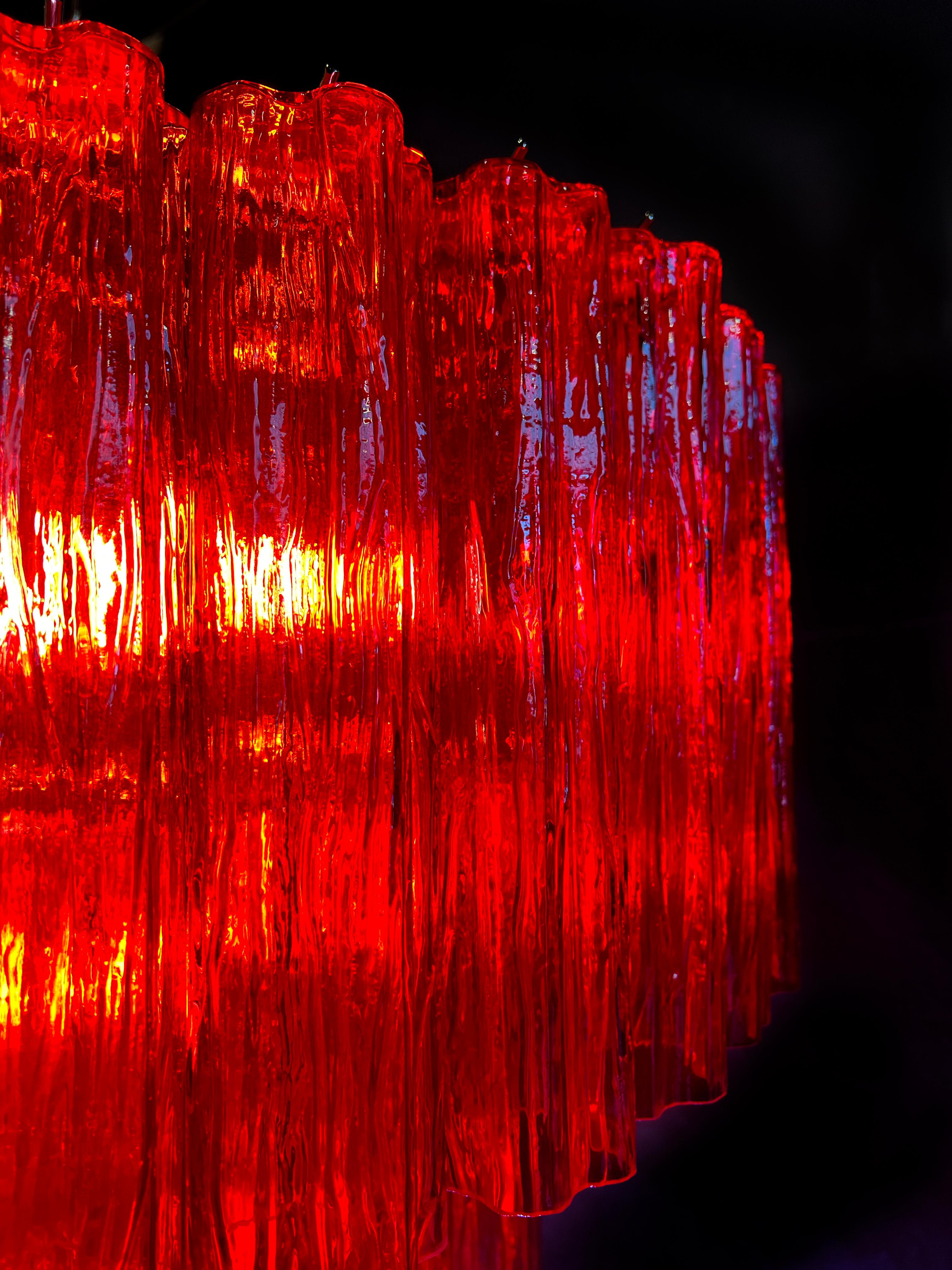 Pair Elegant and refined Italian Chandeliers by Valentina Planta, Murano For Sale 11