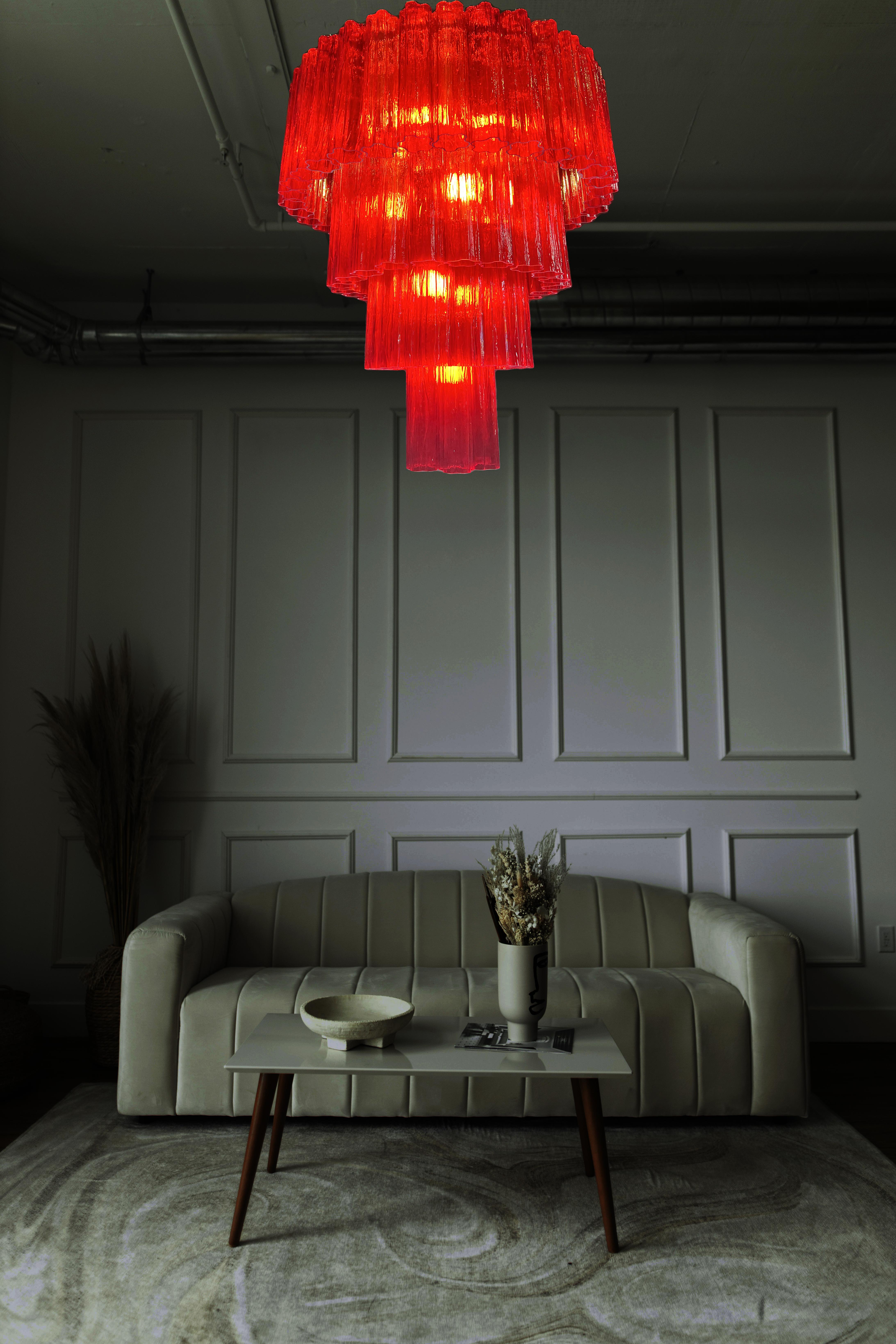 Pair Elegant and refined Italian Chandeliers by Valentina Planta, Murano For Sale 4