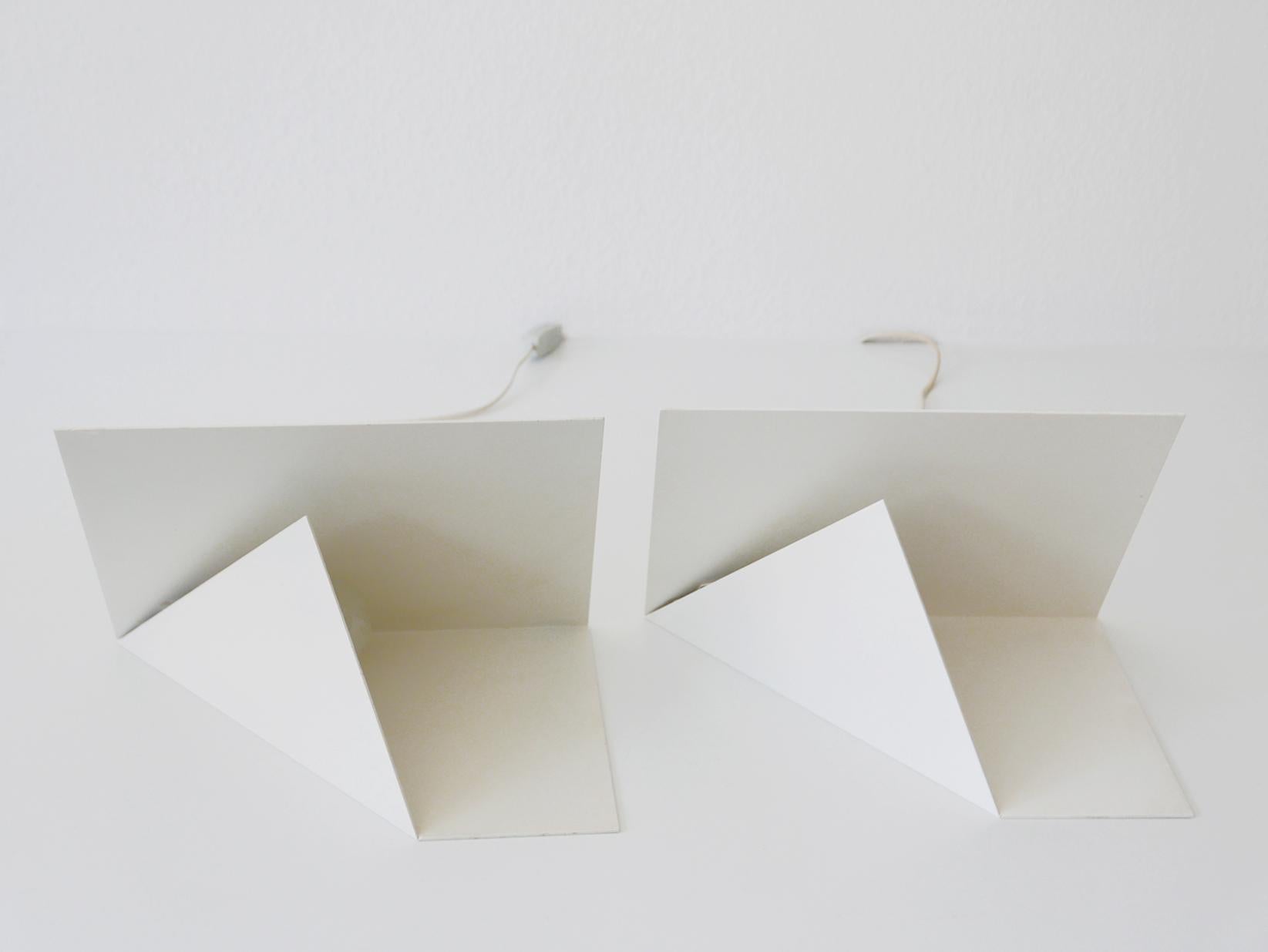Coppia di eleganti lampade da tavolo A 4 di Torben Holmbäck per B. J. B. Metal Danimarca in vendita 5