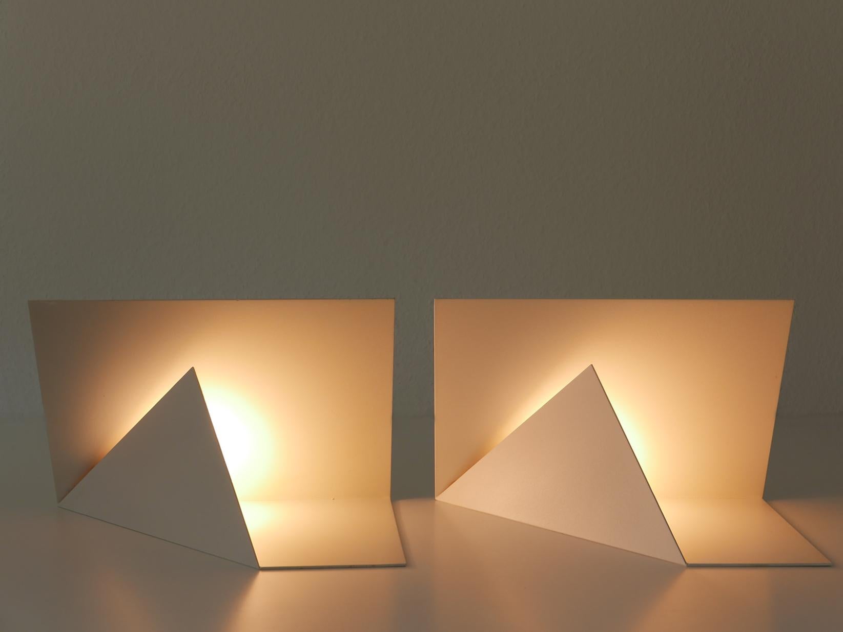 Coppia di eleganti lampade da tavolo A 4 di Torben Holmbäck per B. J. B. Metal Danimarca in vendita 6