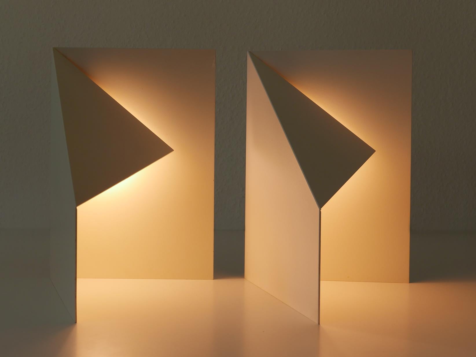 Coppia di rarissime ed eleganti lampade da tavolo Mid-Century Modern 