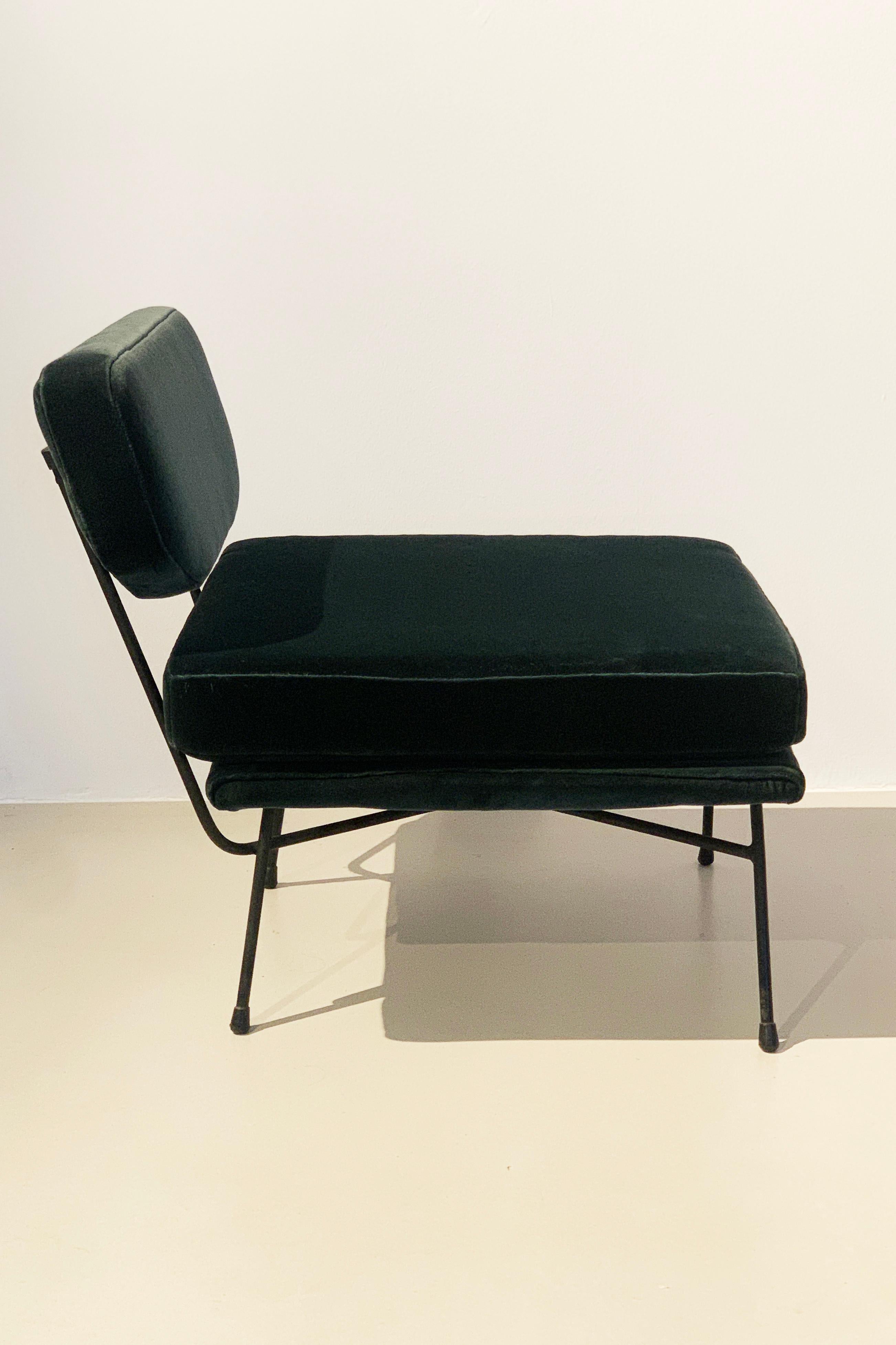 A rare pair of original period ‘Elettra’ lounge chairs from Italian design studio BBPR. Consisting of Gianluigi Banfi (1910-1945), Lodovico Barbiano di Belgiojoso (1909-2004), Enrico Peressutti (1908-1976) and Ernesto Nathan Rogers (1909-1969) this