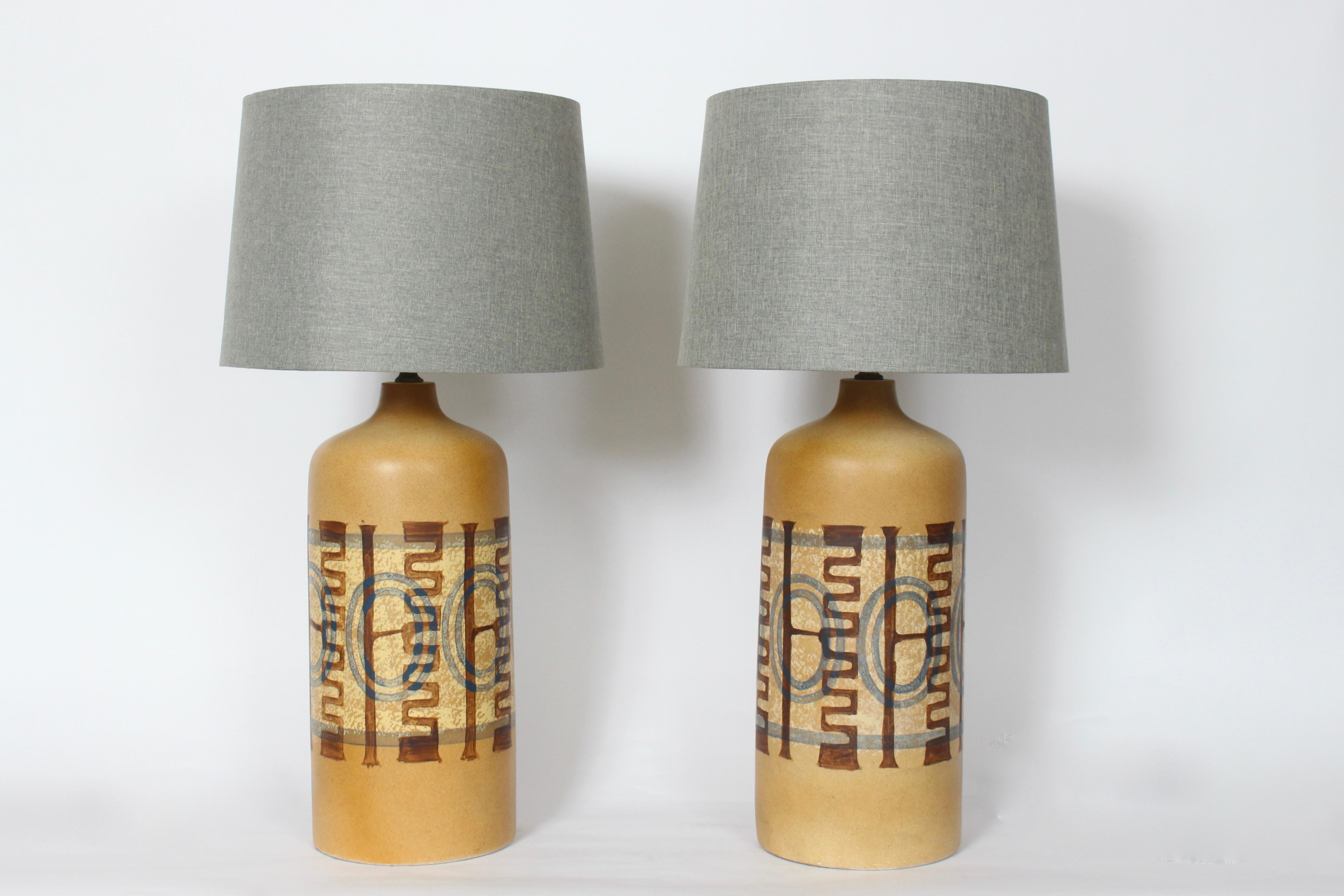 Pair Elspeth Cohen for Lapid Pottery Patterned Mustard Table Lamps, 1960s For Sale 8