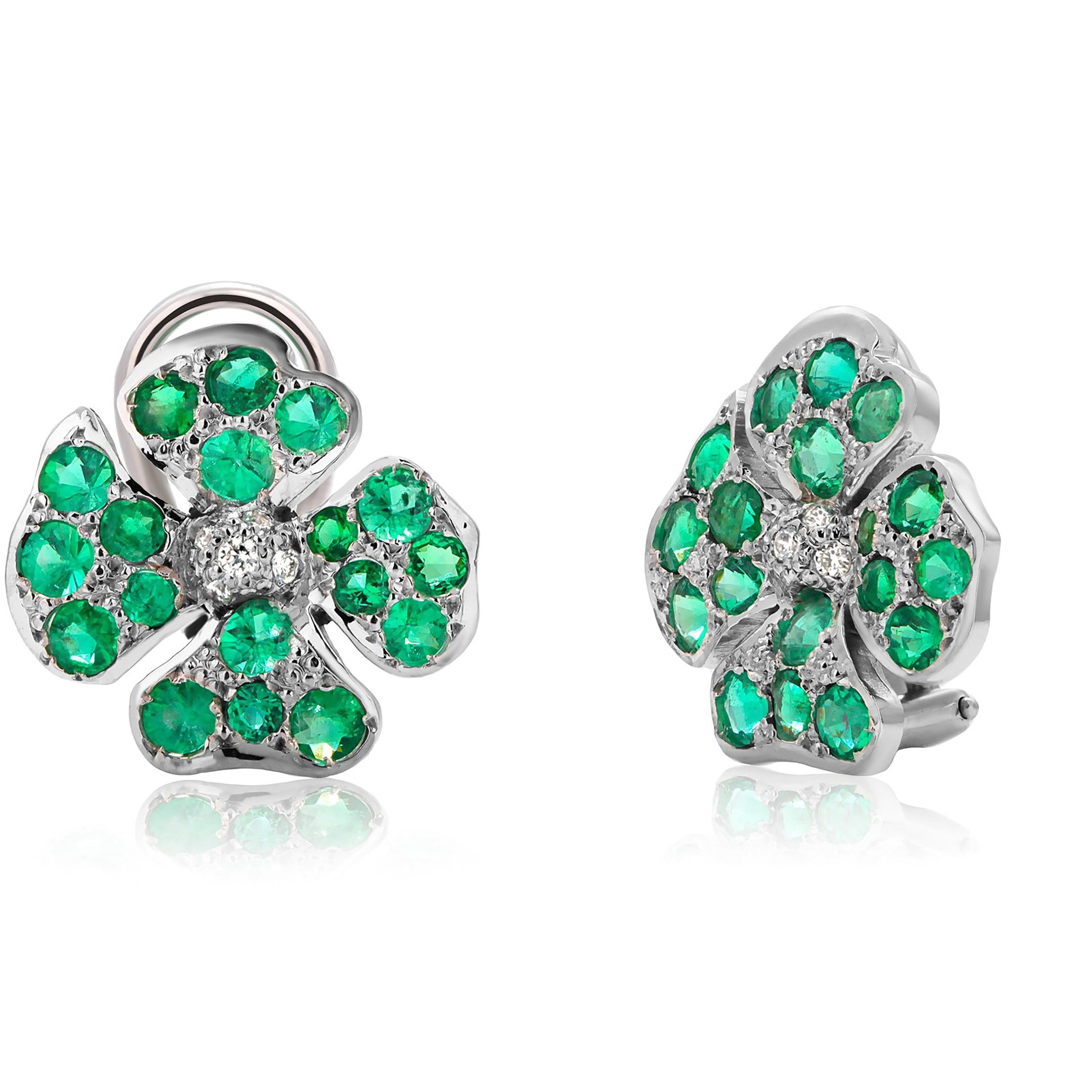 Emerald and Diamond 3.30 Carat 18 Karat Gold Floral 0.85 Inch Clip on Earrings In New Condition For Sale In New York, NY