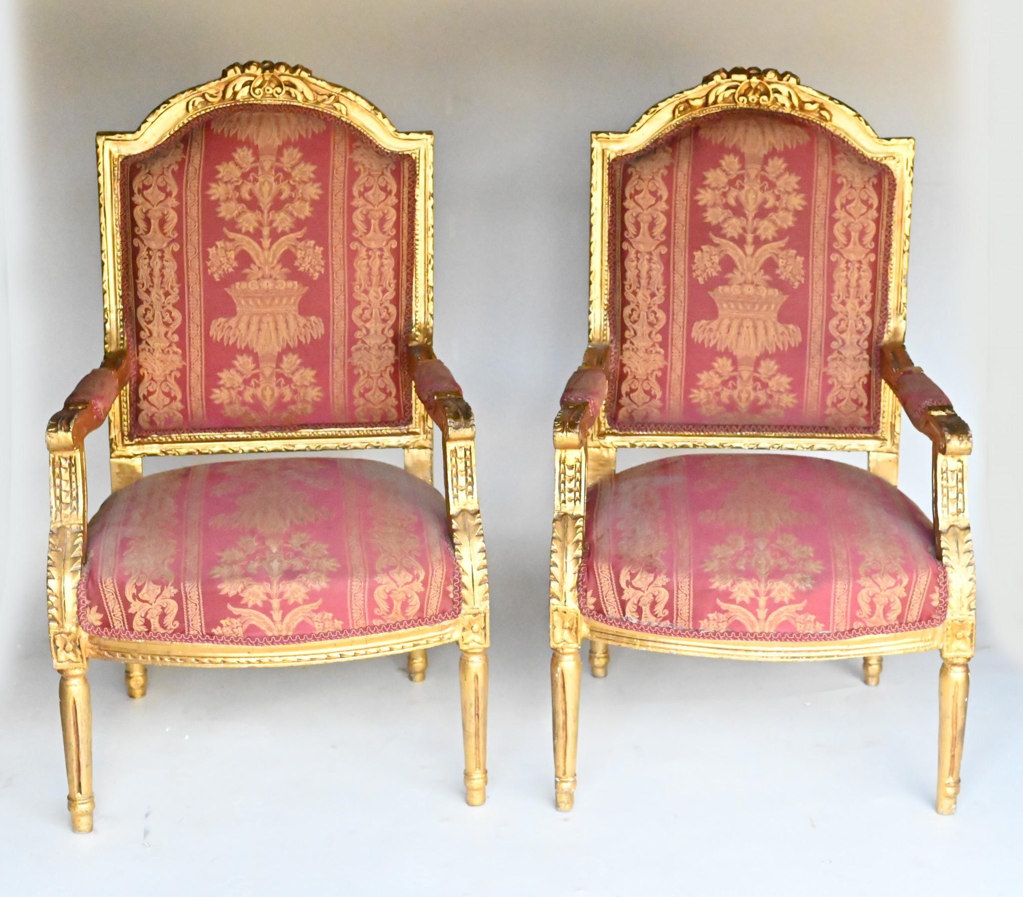Paar Empire Armlehnstühle Vergoldete Salon Fauteuils im Angebot 1