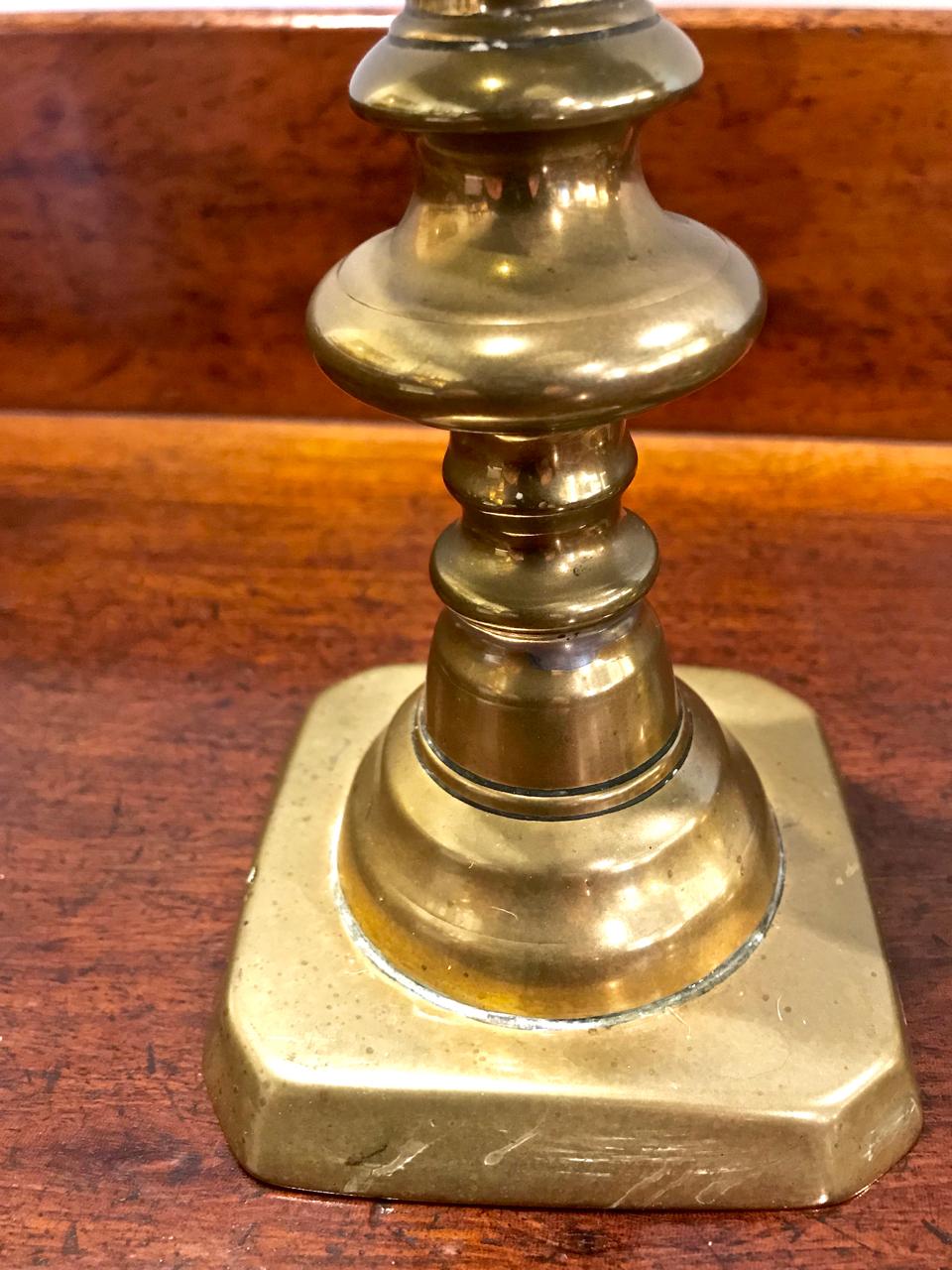 Pair of English 19th Century Brass Push-Up Candlesticks In Good Condition In Pasadena, CA