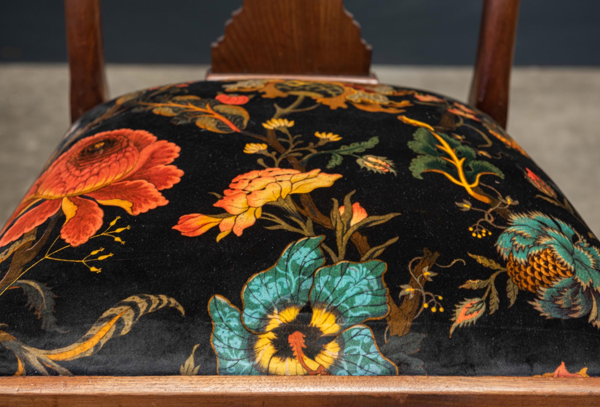 Pair of English 19th Century Large Mahogany Carver Elbow Chairs Reupholstered For Sale 3