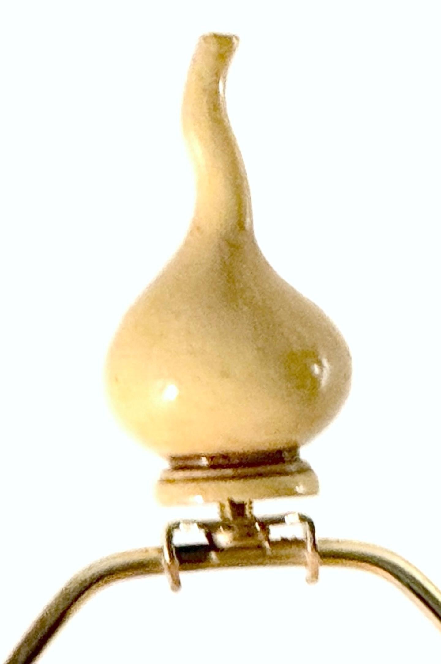 Pareja de jarrones de calabaza ingleses del Aesthetic Movement, atribuidos ahora como lámparas  Doulton Inglés en venta