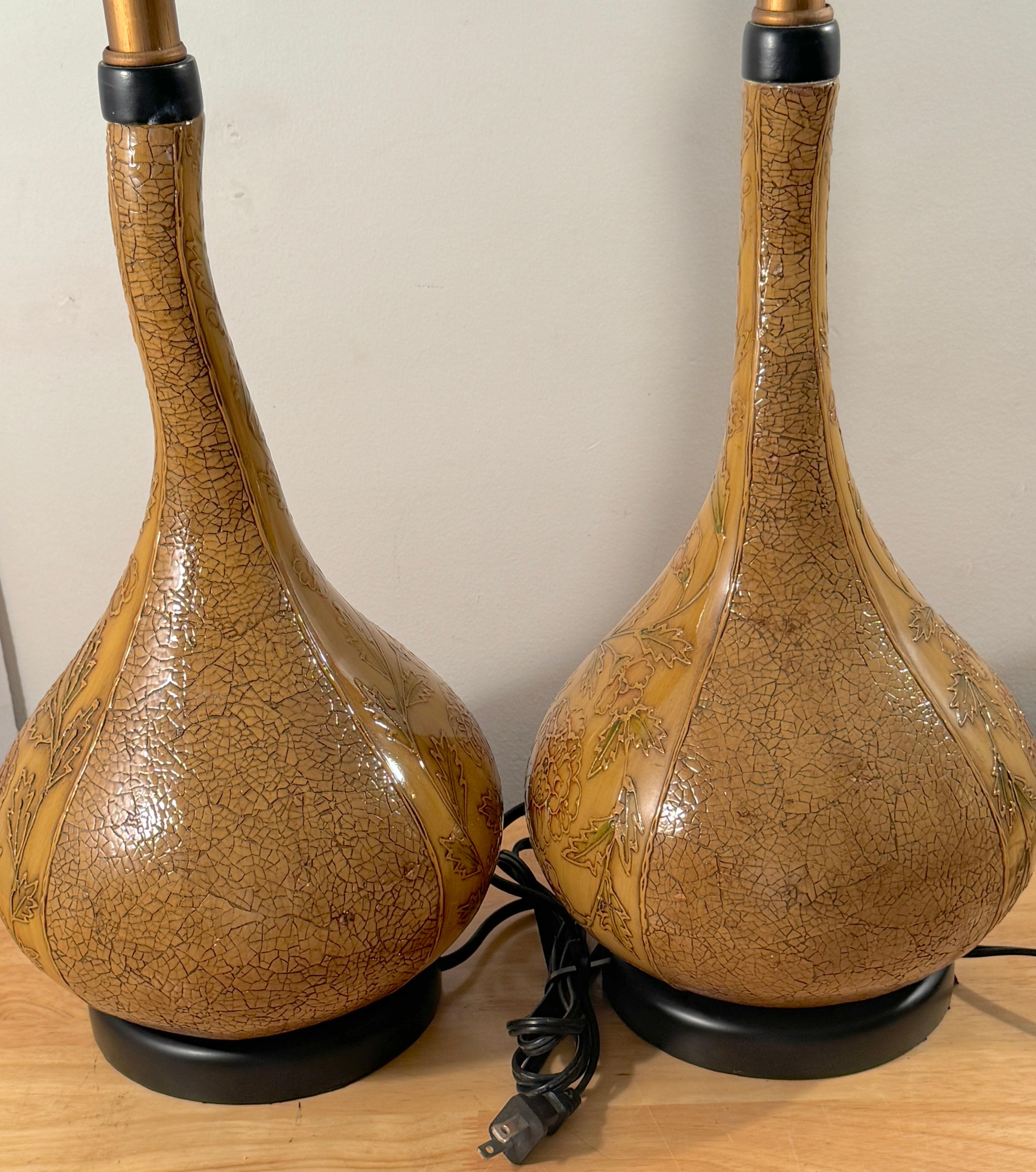 Pareja de jarrones de calabaza ingleses del Aesthetic Movement, atribuidos ahora como lámparas  Doulton en Bueno estado para la venta en West Palm Beach, FL