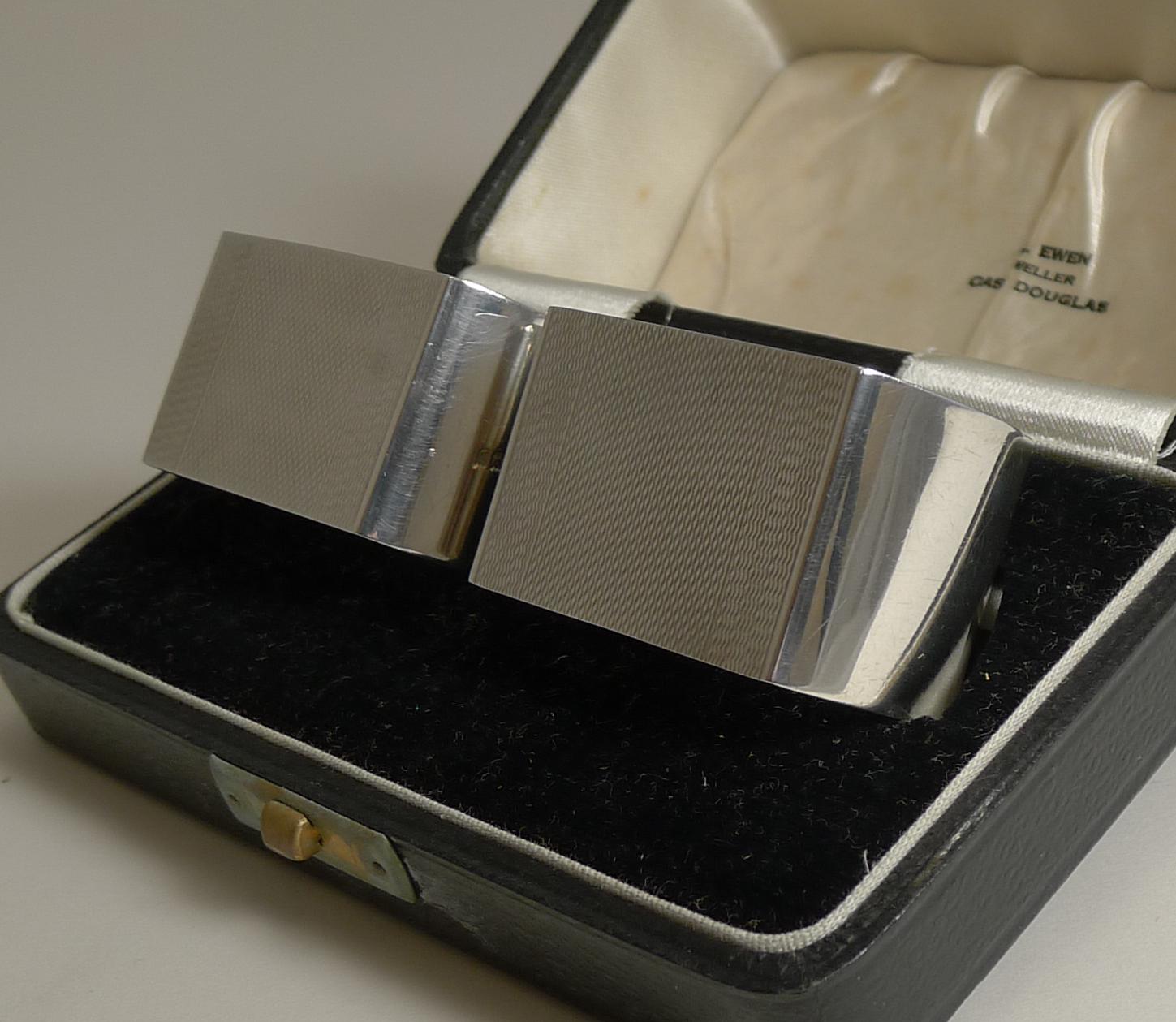 Pair of English Art Deco Sterling Silver Napkin Rings, Boxed, 1939 1
