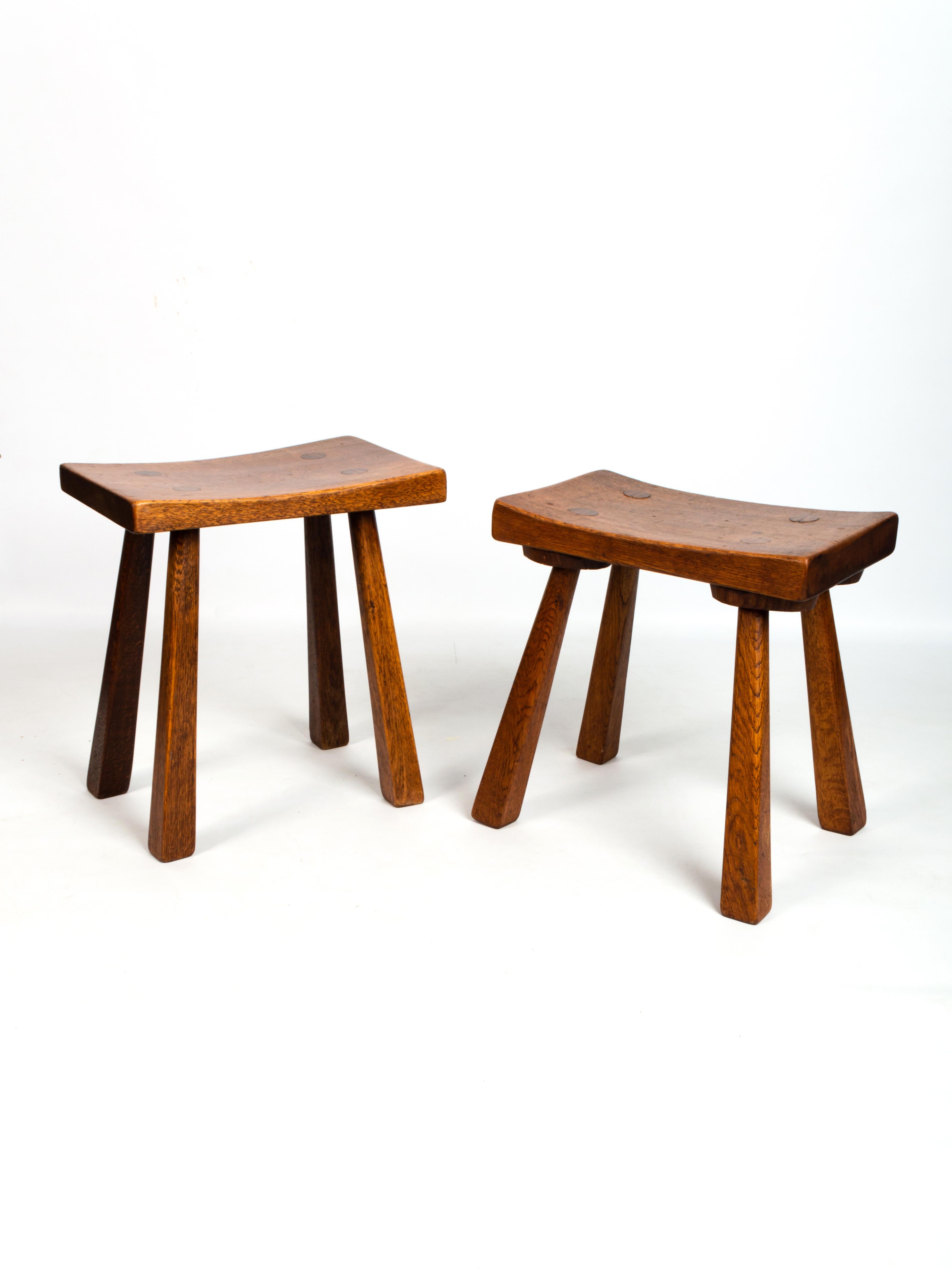 Pair English Arts & Crafts Cotswolds School Oak Stools End Tables, C.1950

A near pair. Good solid construction in excellent condition commensurate with age.

Dimensions:

1: L41 x D25.5 x H45cm

2: L41 x D25.5 x H42.5cm