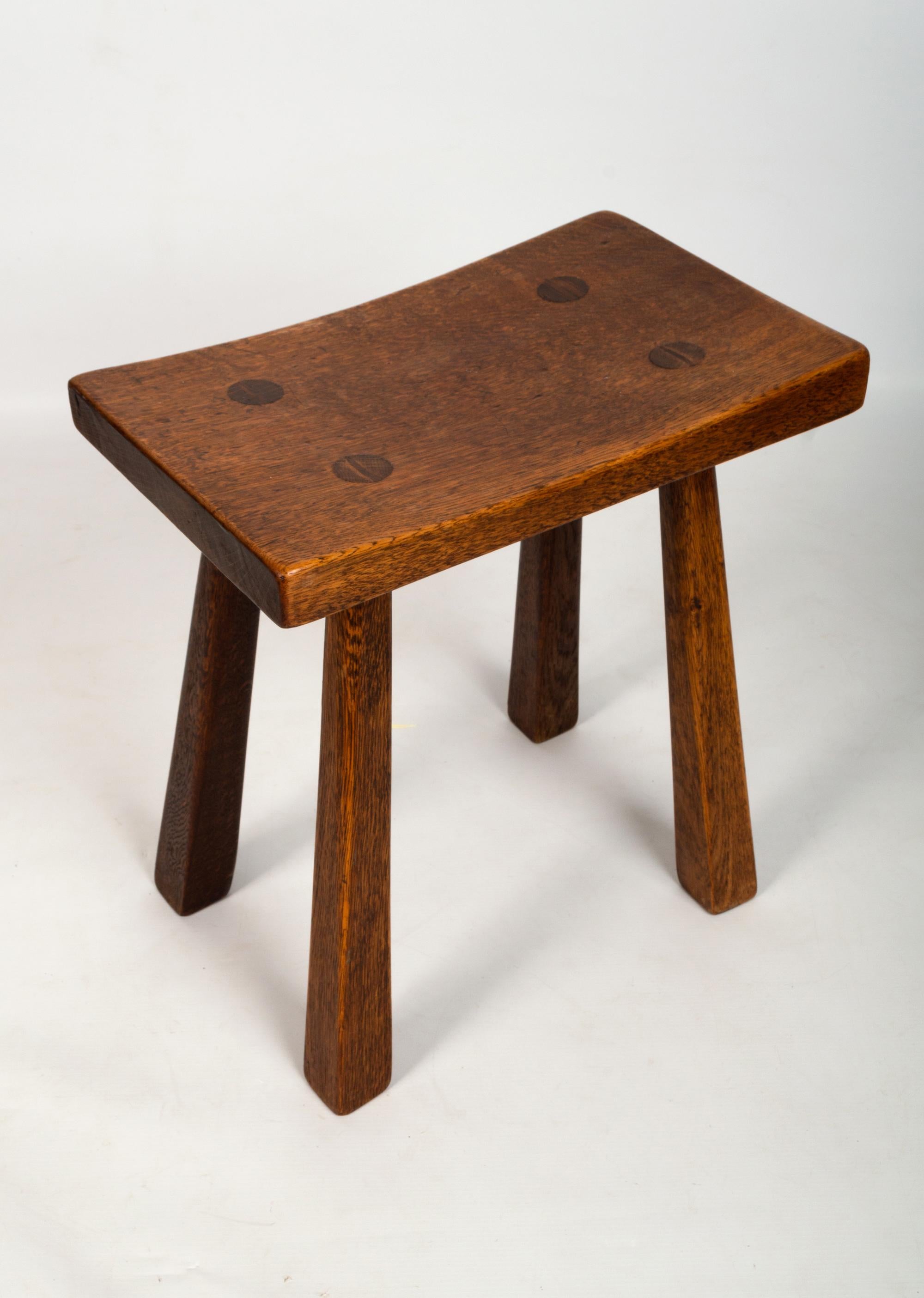 Chêne Paire de tables d'appoint en chêne de l'école Cotswolds Arts & Crafts, vers 1950 en vente