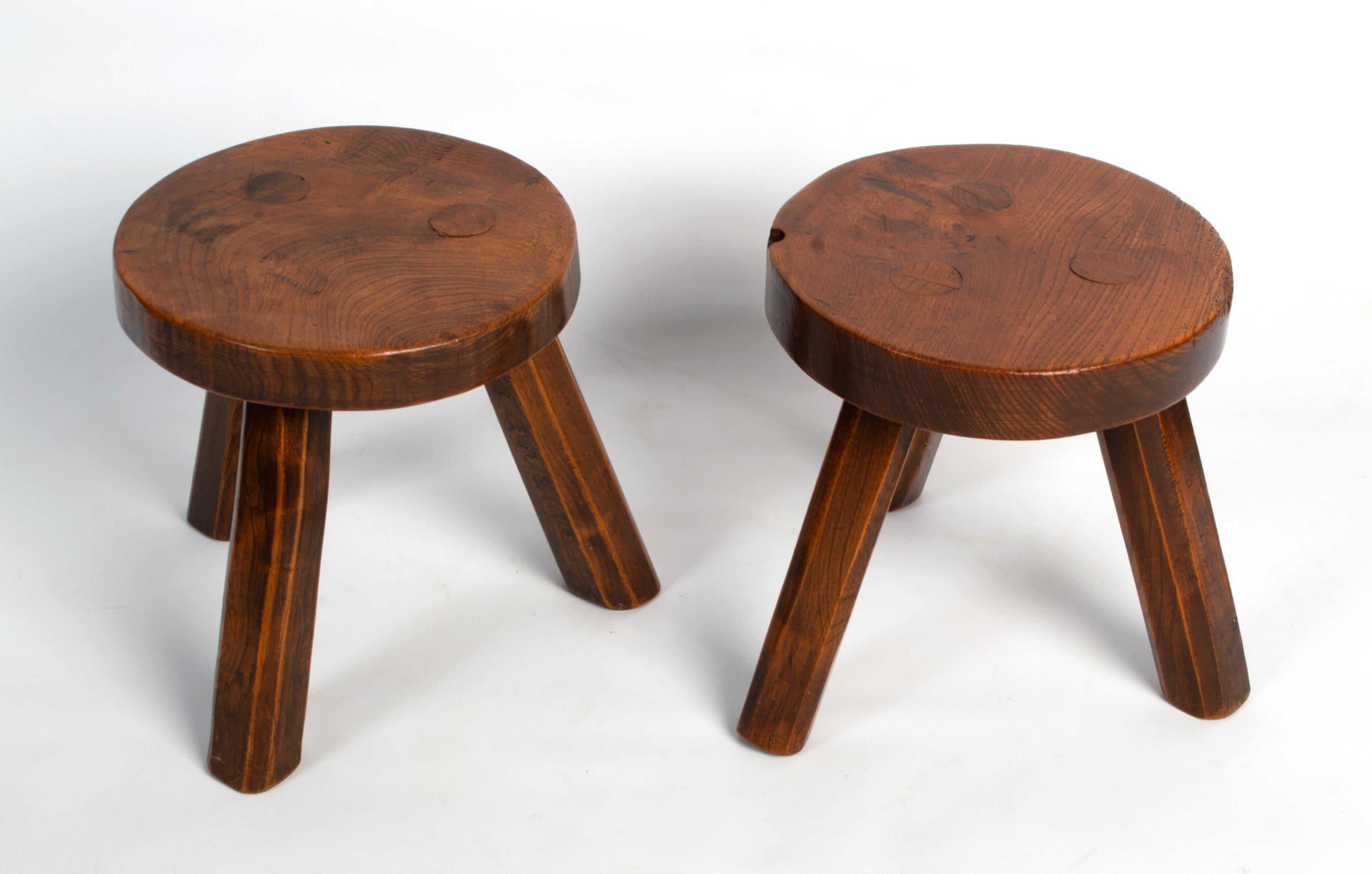 Pair English Arts & Crafts Elm Cricket Stools, circa 1950 In Good Condition For Sale In London, GB