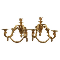 Pareja de candelabros ingleses de bronce dorado de estilo georgiano