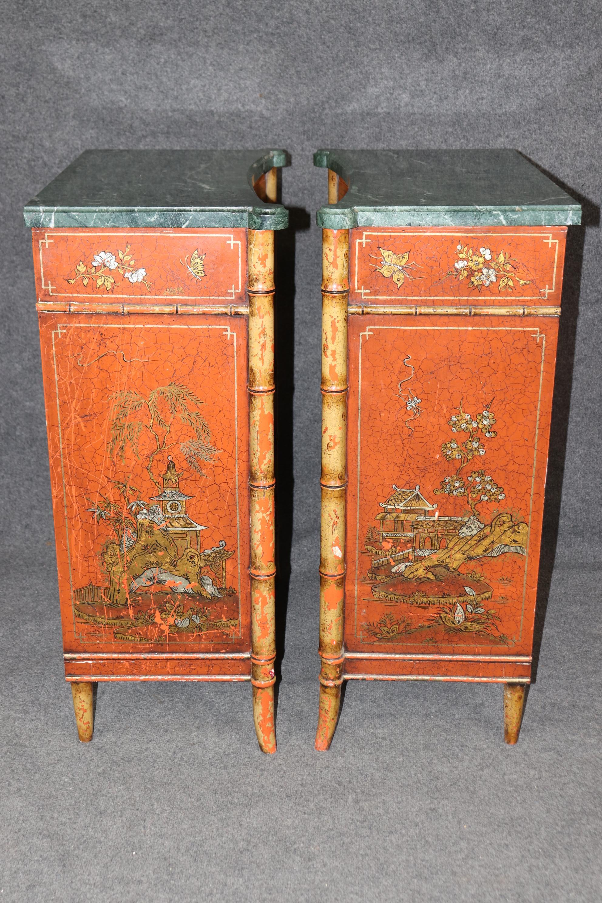 Coppia di armadietti da ingresso in finto bambù inglese con piano in marmo rosso Chinoiserie in vendita 3