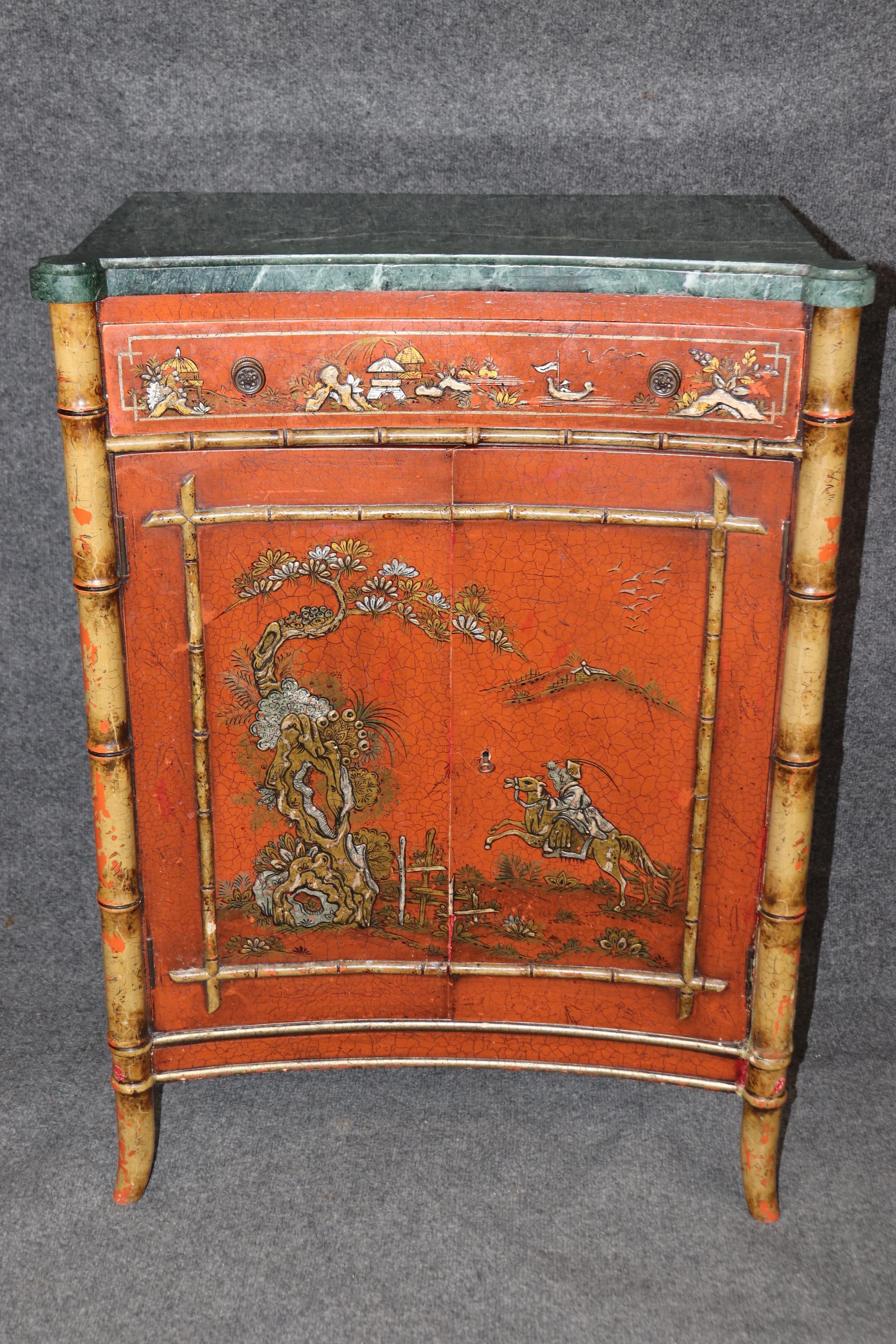 Coppia di armadietti da ingresso in finto bambù inglese con piano in marmo rosso Chinoiserie in vendita 4