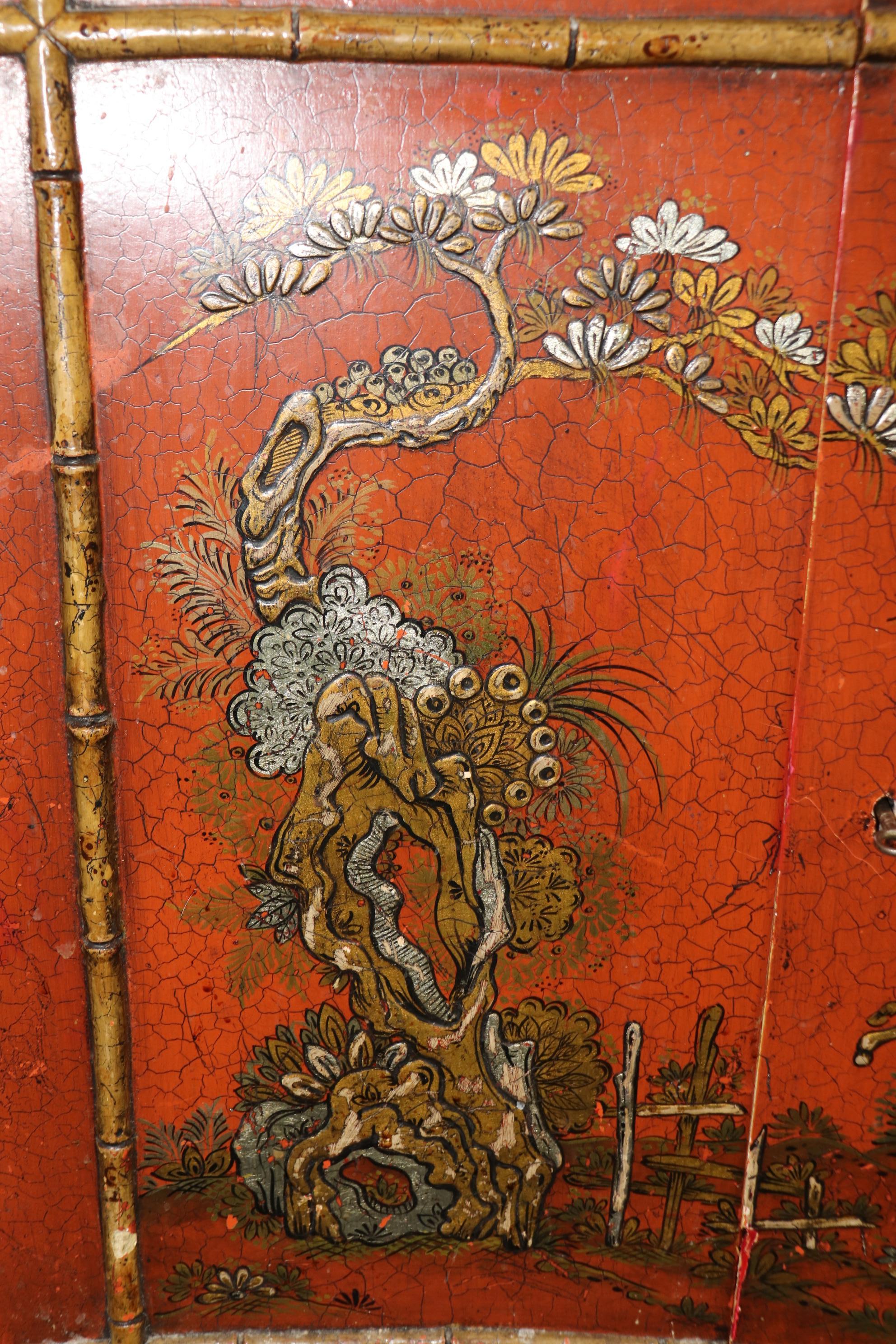 Coppia di armadietti da ingresso in finto bambù inglese con piano in marmo rosso Chinoiserie in vendita 8