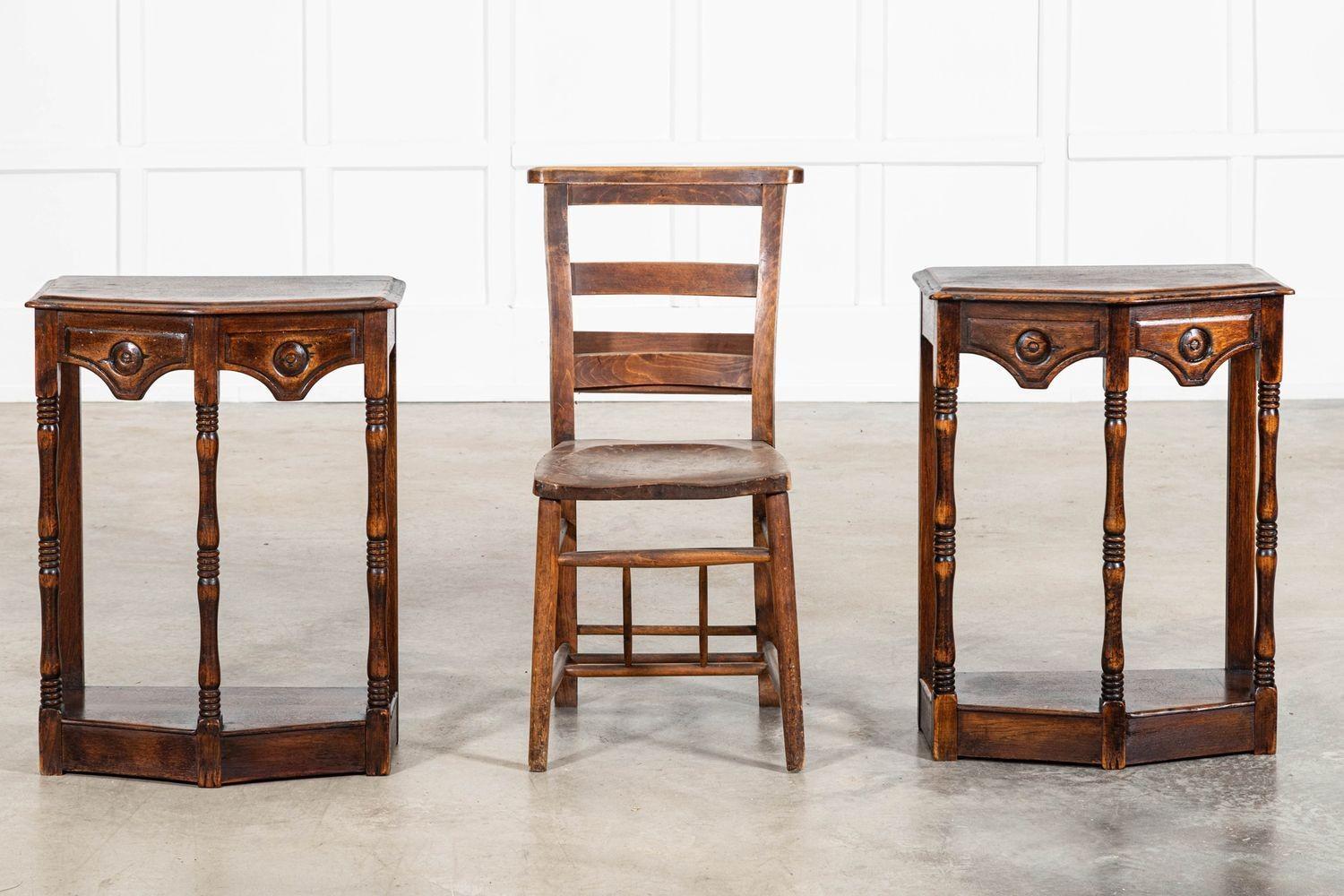 Paire de tables d'appoint en chêne anglais en vente 1