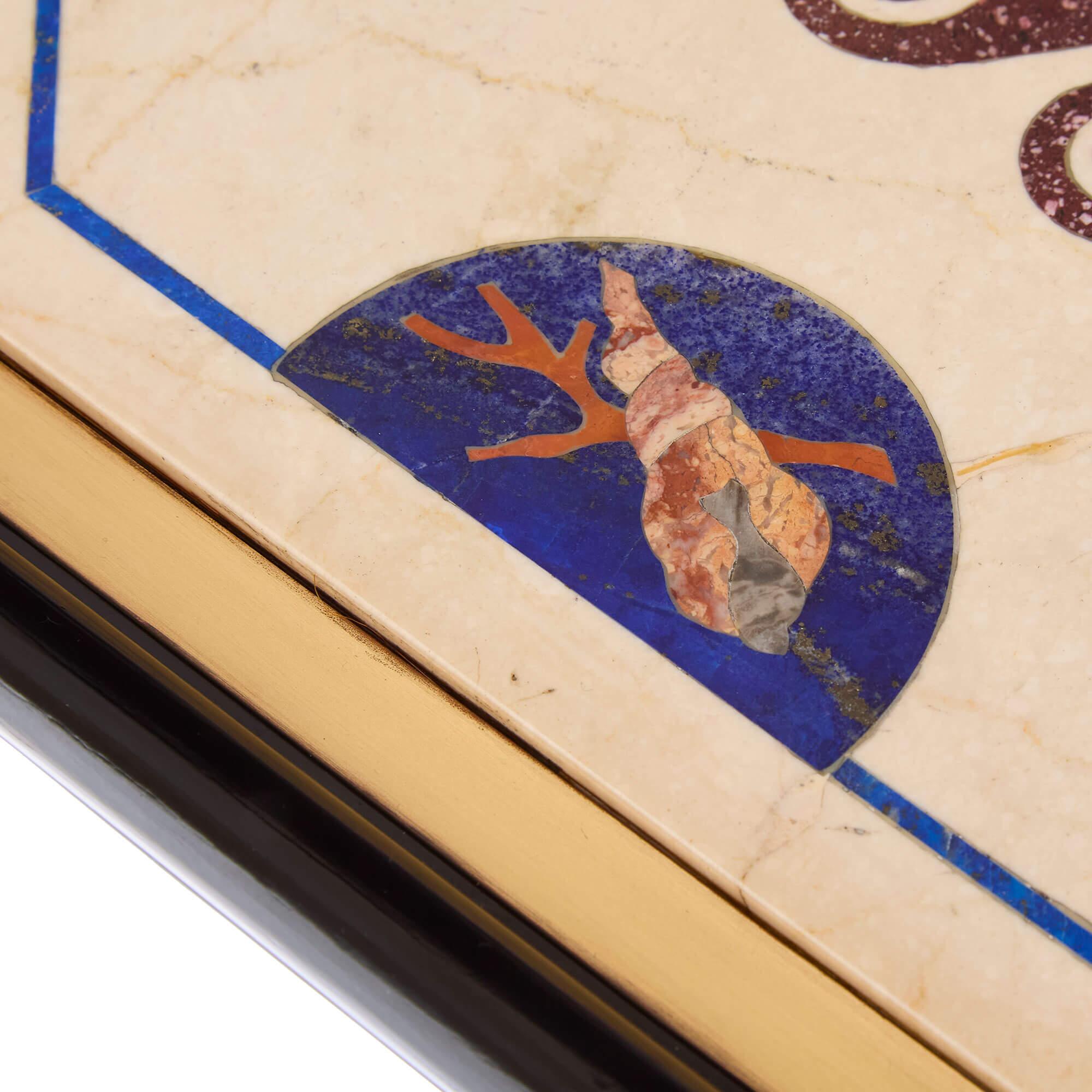 Sculpté Pair English Pietra Dura Brown Wood Marine Sea Shells Side Tables en vente