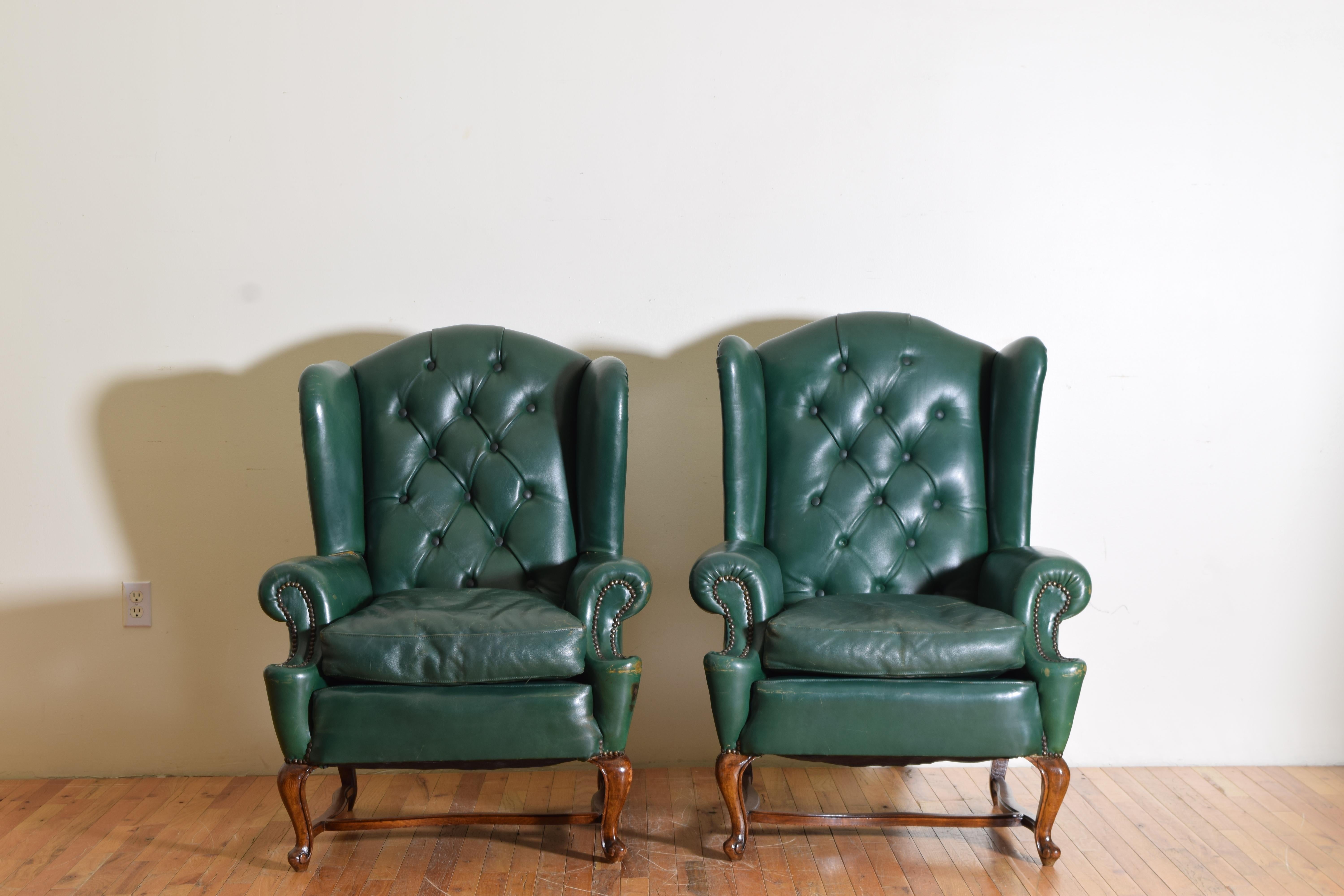 Mid-20th Century Pair English Queen Anne Style Green Tufted Leather Wingchairs, 1st half 20th cen