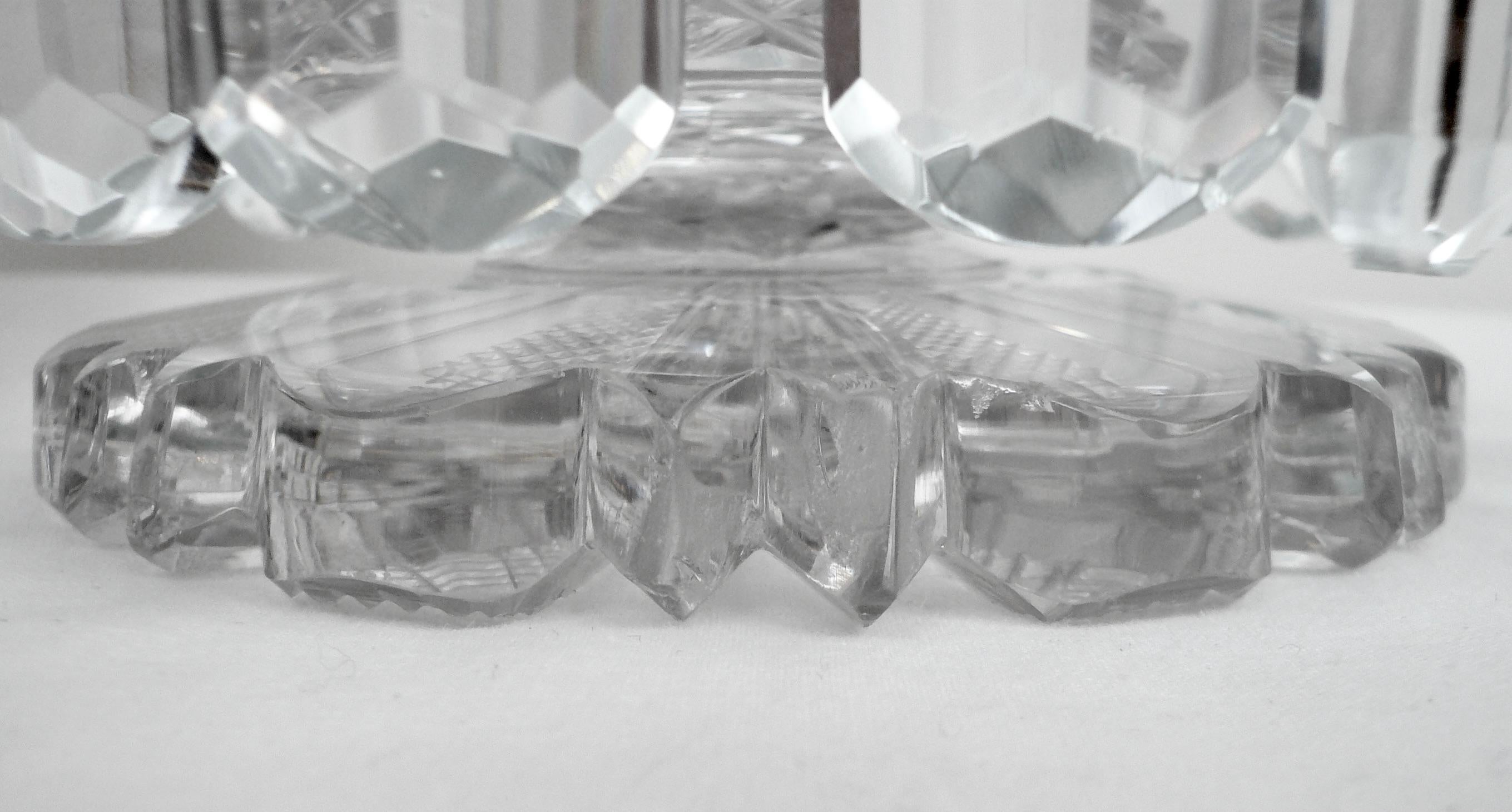Paire de chandeliers en cristal taillé de style Régence anglaise en vente 2