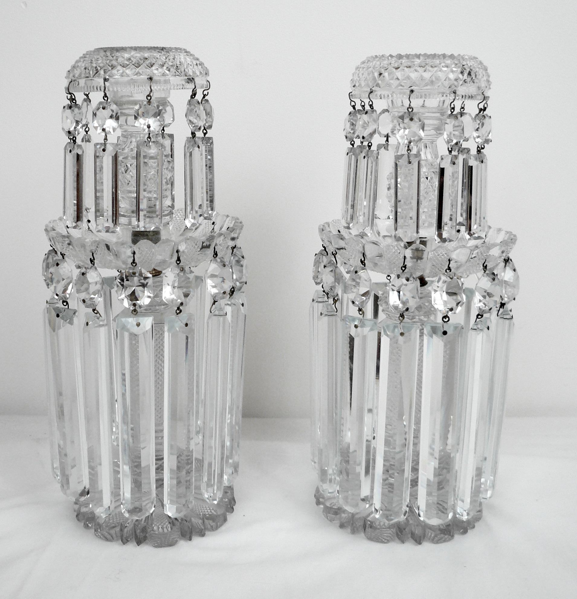 Paire de chandeliers en cristal taillé de style Régence anglaise en vente 1