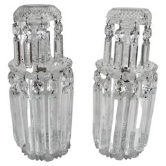 Paire de chandeliers en cristal taillé de style Régence anglaise