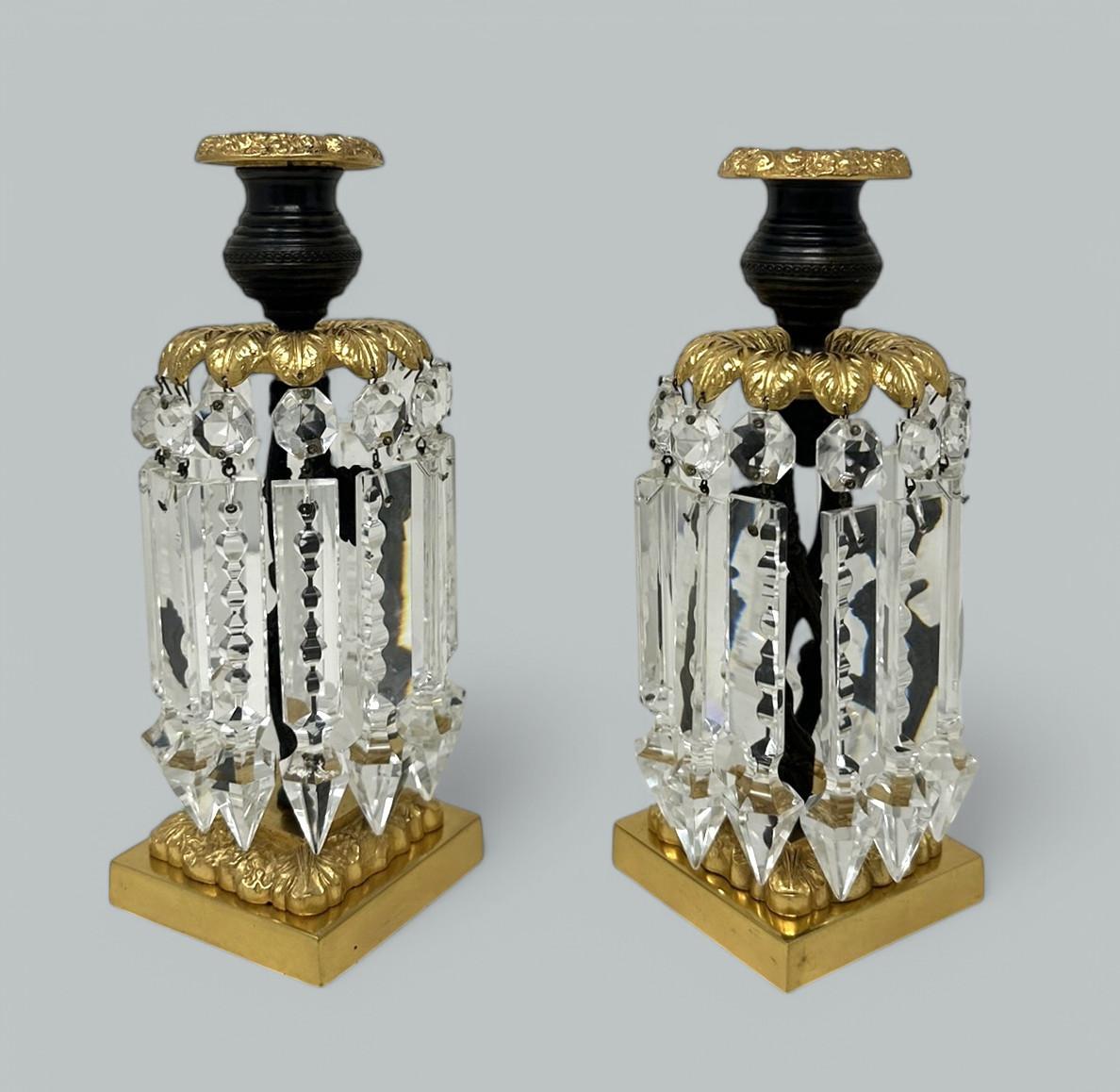 Paire de chandeliers, chandeliers et candélabres de style English Regency en bronze doré et cristal 19 carats Bon état - En vente à Dublin, Ireland