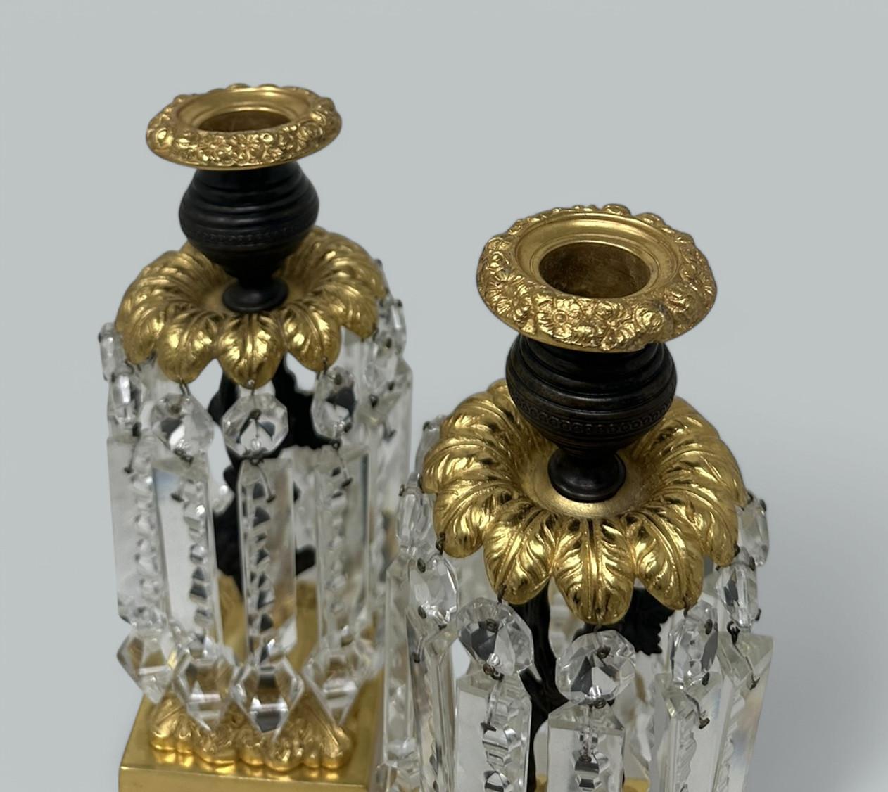 Paire de chandeliers, chandeliers et candélabres de style English Regency en bronze doré et cristal 19 carats en vente 2