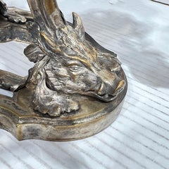 Paire de candélabres à quatre lumières en bronze argenté de style Régence anglaise
