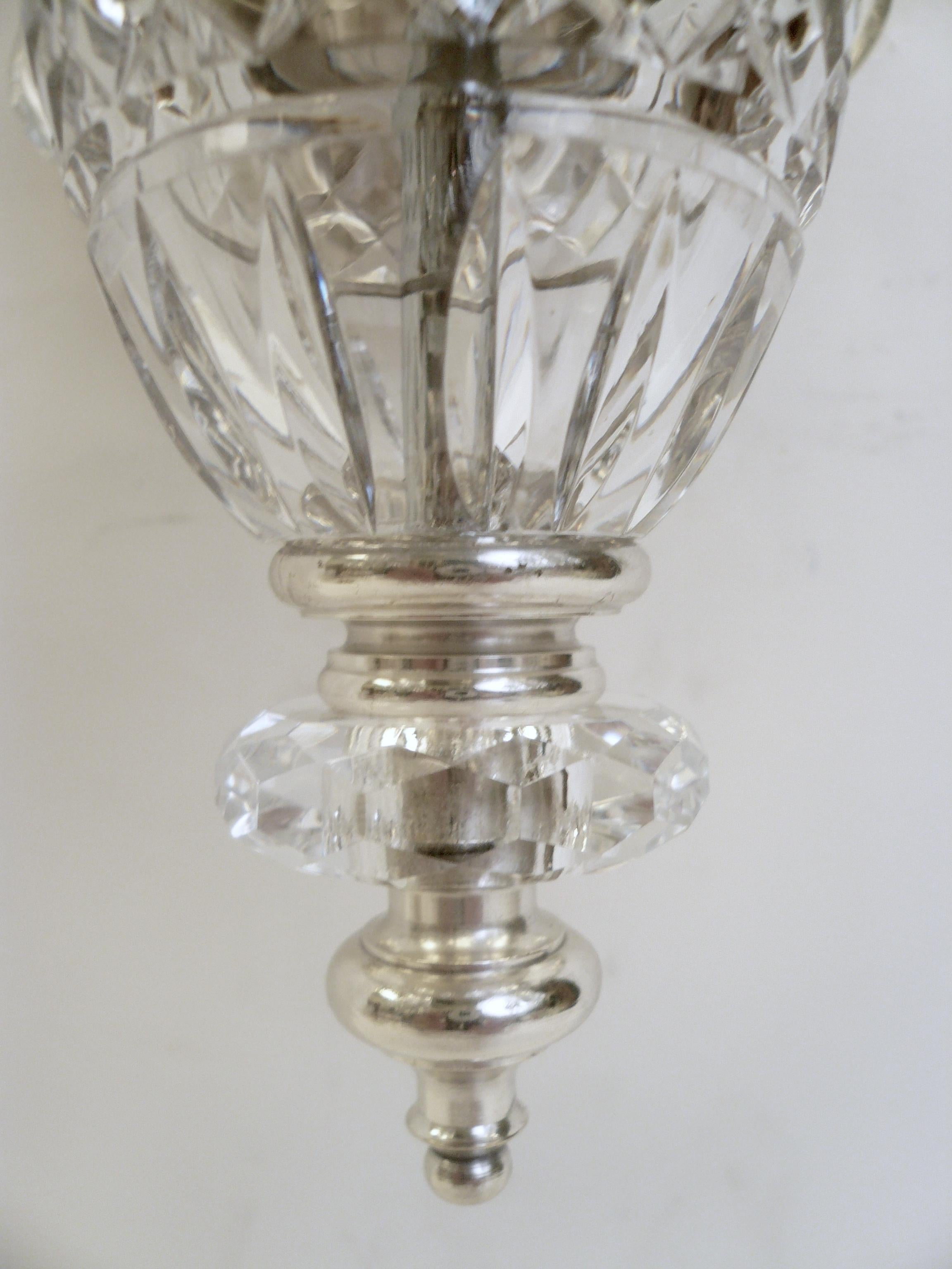 Paire d'appliques à deux lumières en cristal taillé de style Régence anglaise Bon état - En vente à Pittsburgh, PA
