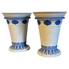 Paire de vases ou d'urnes en jasperware « Smear Glaze » de Wedgwood, de l'époque de la Régence anglaise, CIRCA 1820