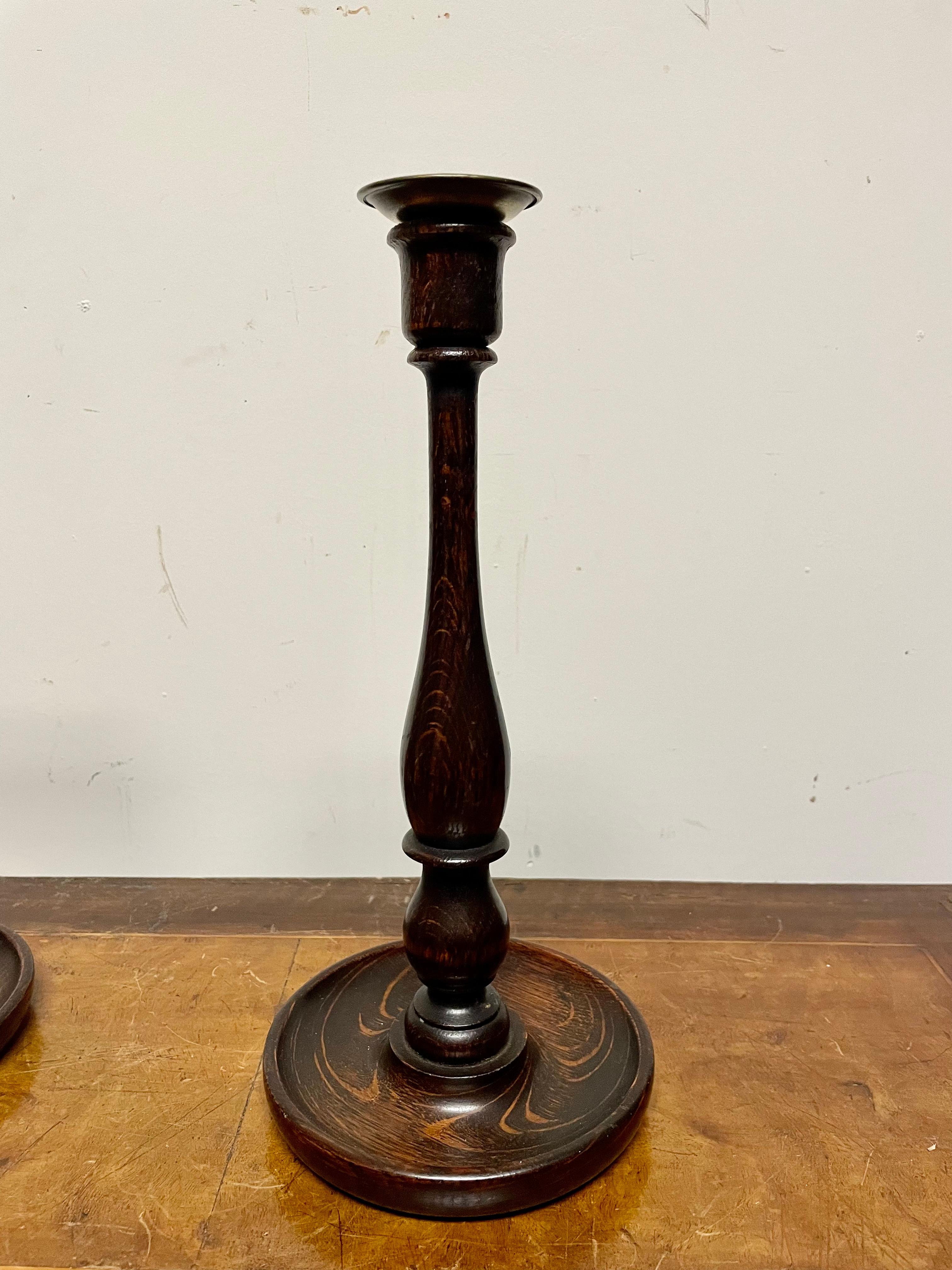 Edwardian Pair English Turned Elm and Brass Candlesticks, Circa 1900 For Sale