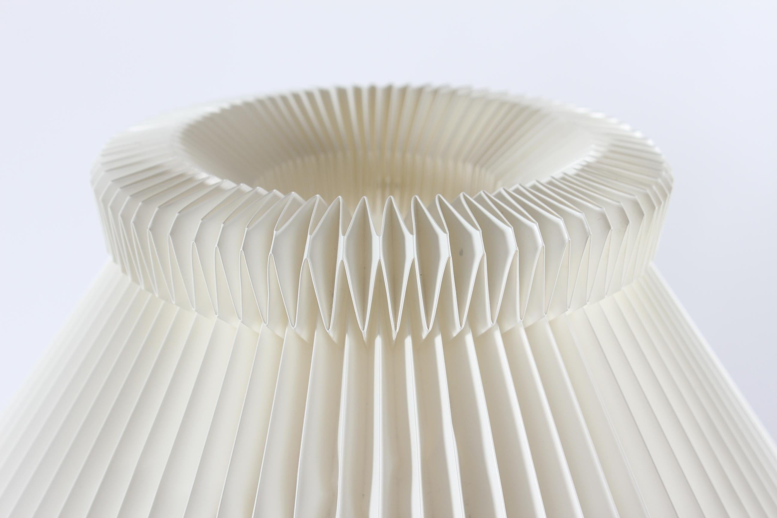 Paire de lampes de bureau Esben Klint en acajou n° 301/27 avec abat-jours d'origine Le Klint Bon état - En vente à Silkeborg, Silkeborg