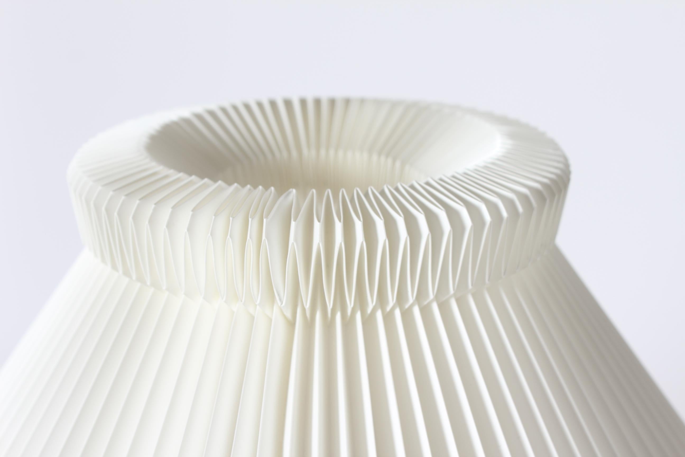 20ième siècle Paire de lampes de bureau Esben Klint en acajou n° 301/27 avec abat-jours d'origine Le Klint en vente