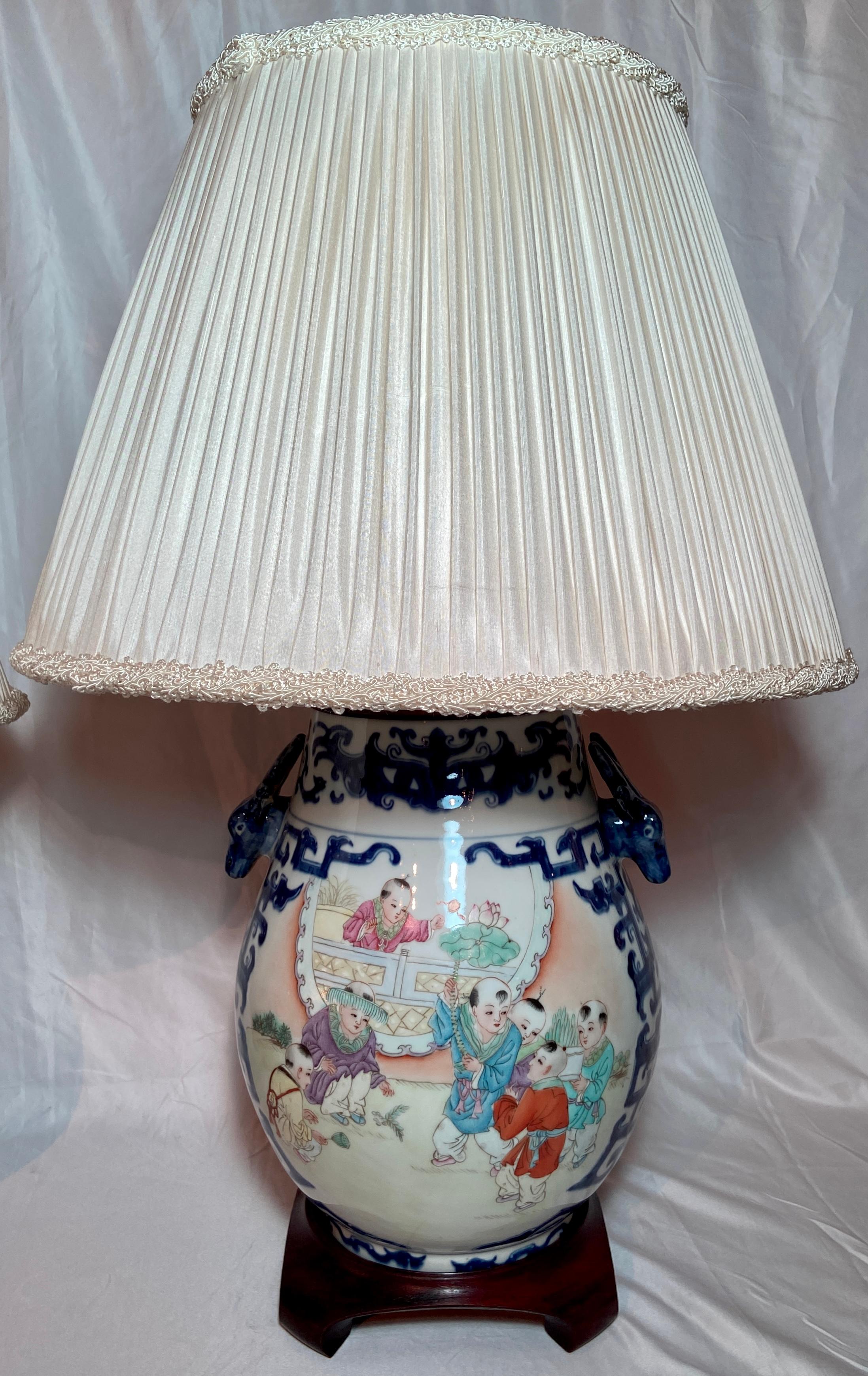Paire de lampes en porcelaine chinoise 