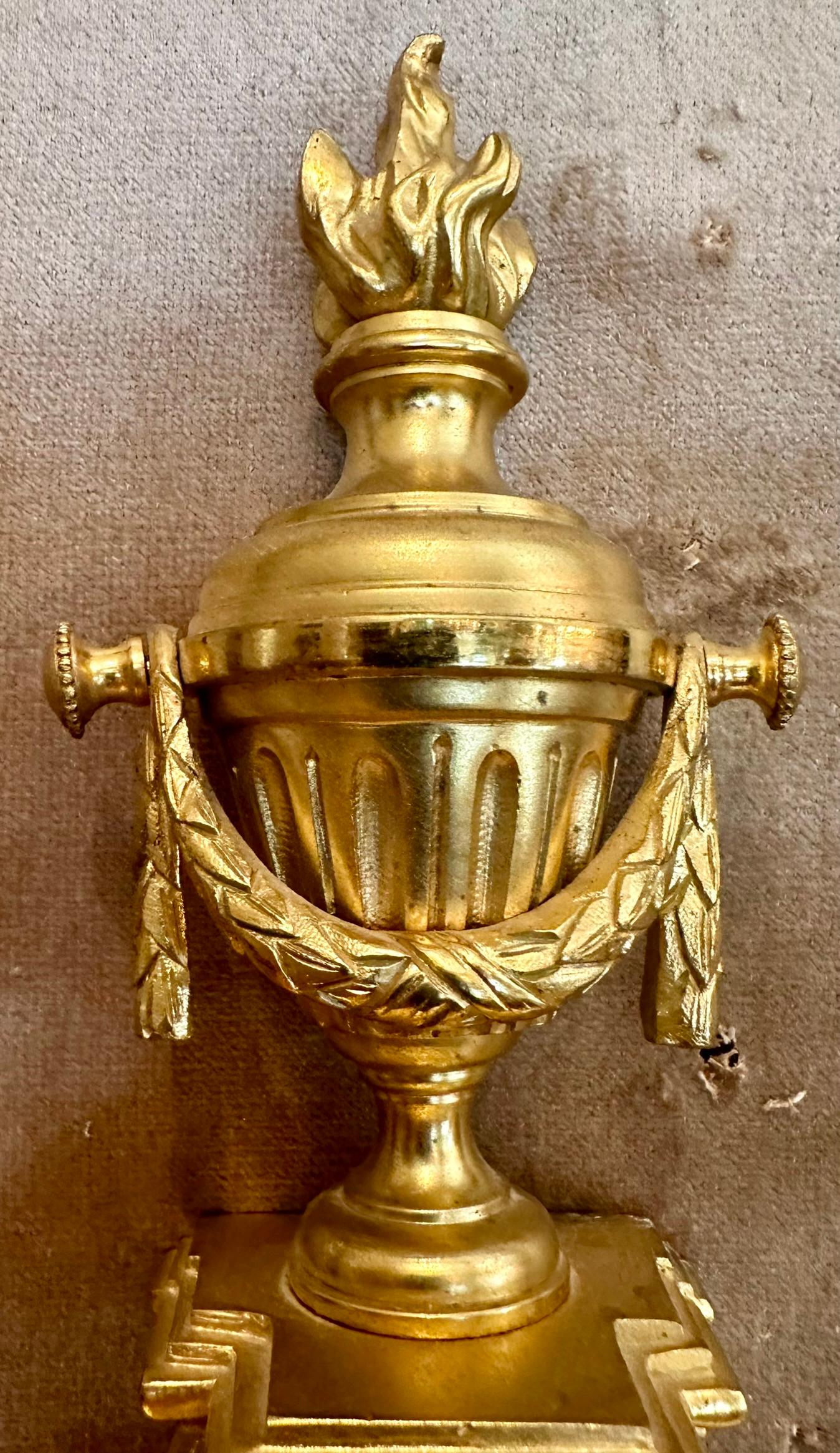 Coppia di lampade da parete a cinque luci in bronzo francese D'Ore, circa 1940-1950. In condizioni buone in vendita a New Orleans, LA
