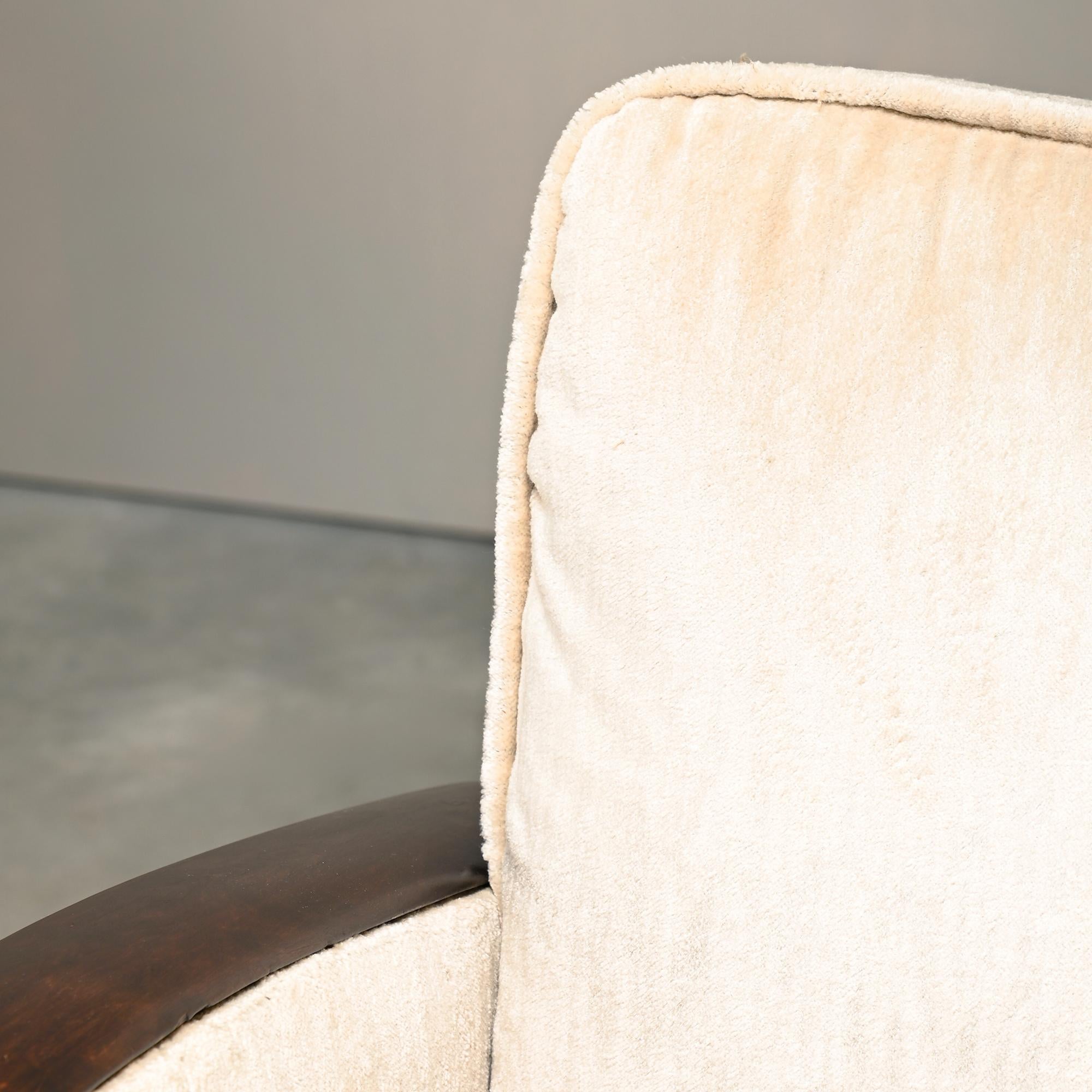 Paire de fauteuils Art déco européens en velours Première moitié du 20e siècle en vente 4
