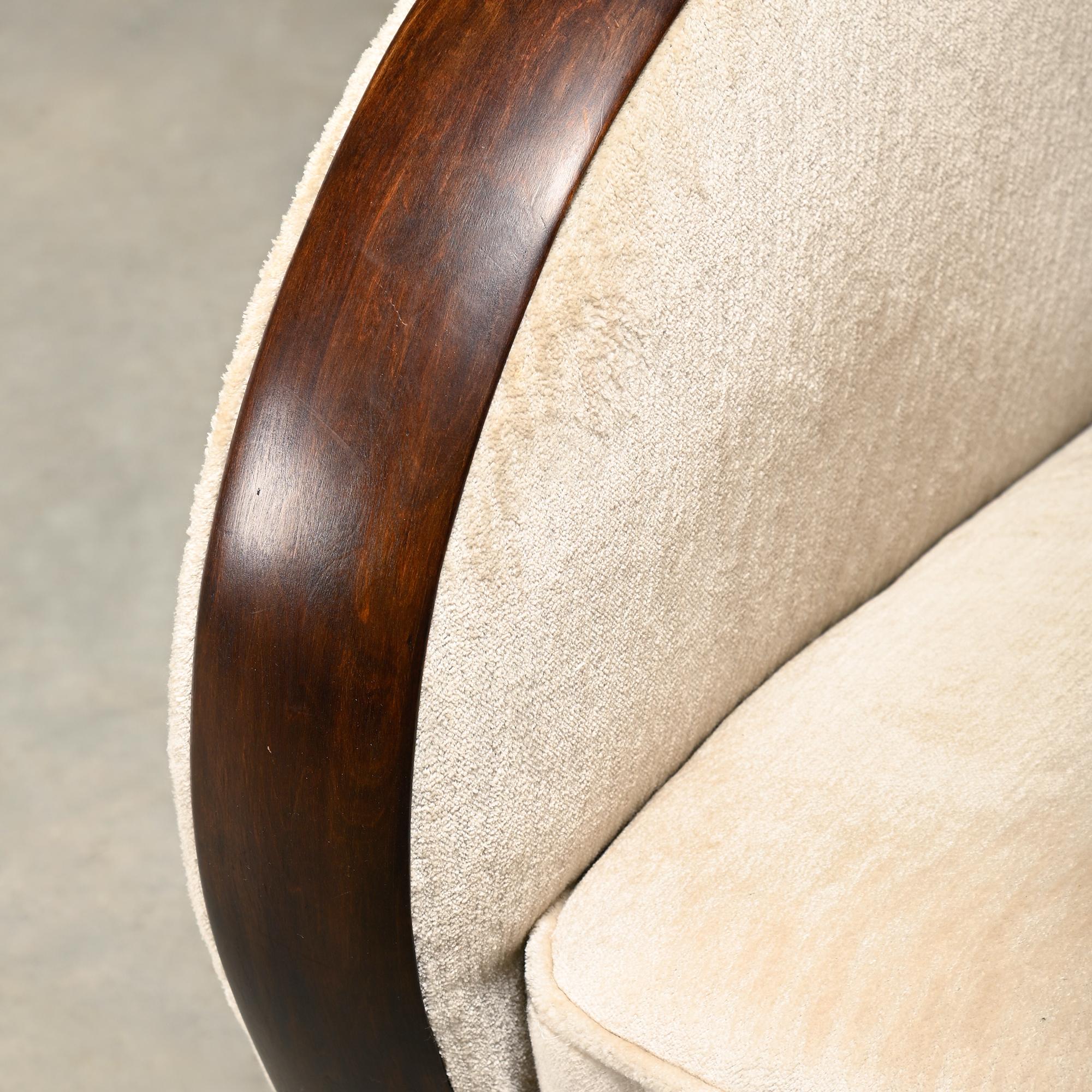 Paire de fauteuils Art déco européens en velours Première moitié du 20e siècle en vente 6