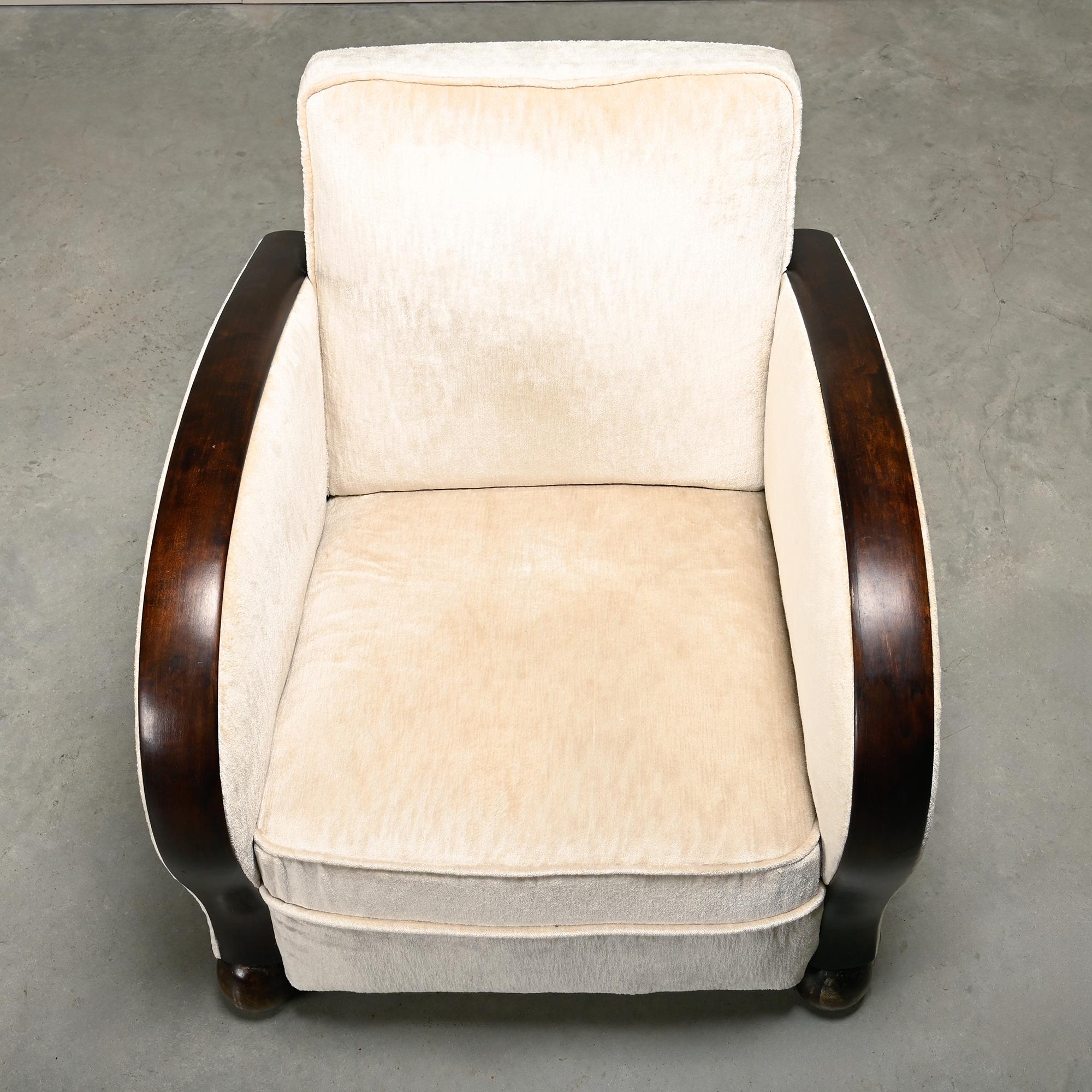 Paire de fauteuils Art déco européens en velours Première moitié du 20e siècle en vente 12