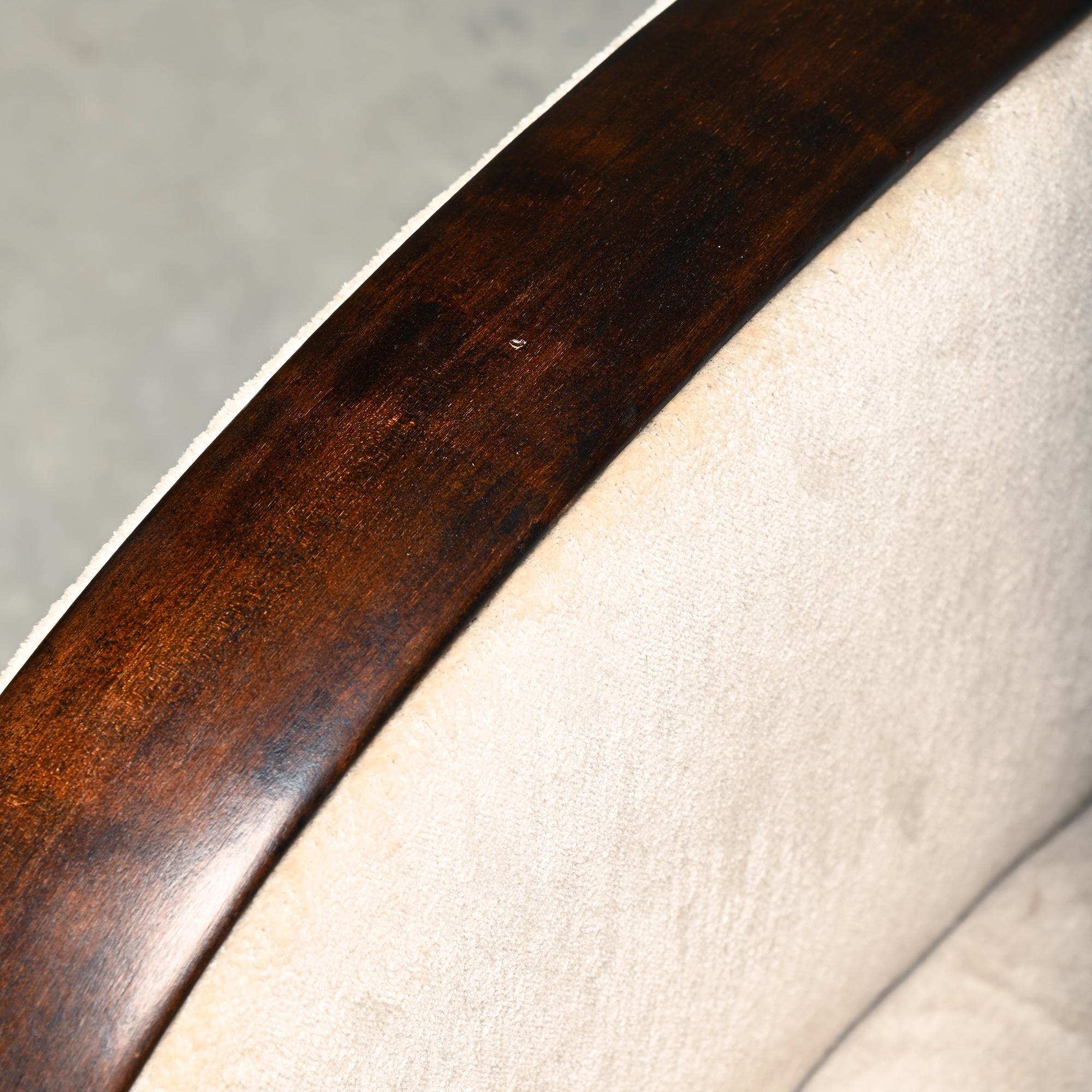 Paire de fauteuils Art déco européens en velours Première moitié du 20e siècle en vente 13