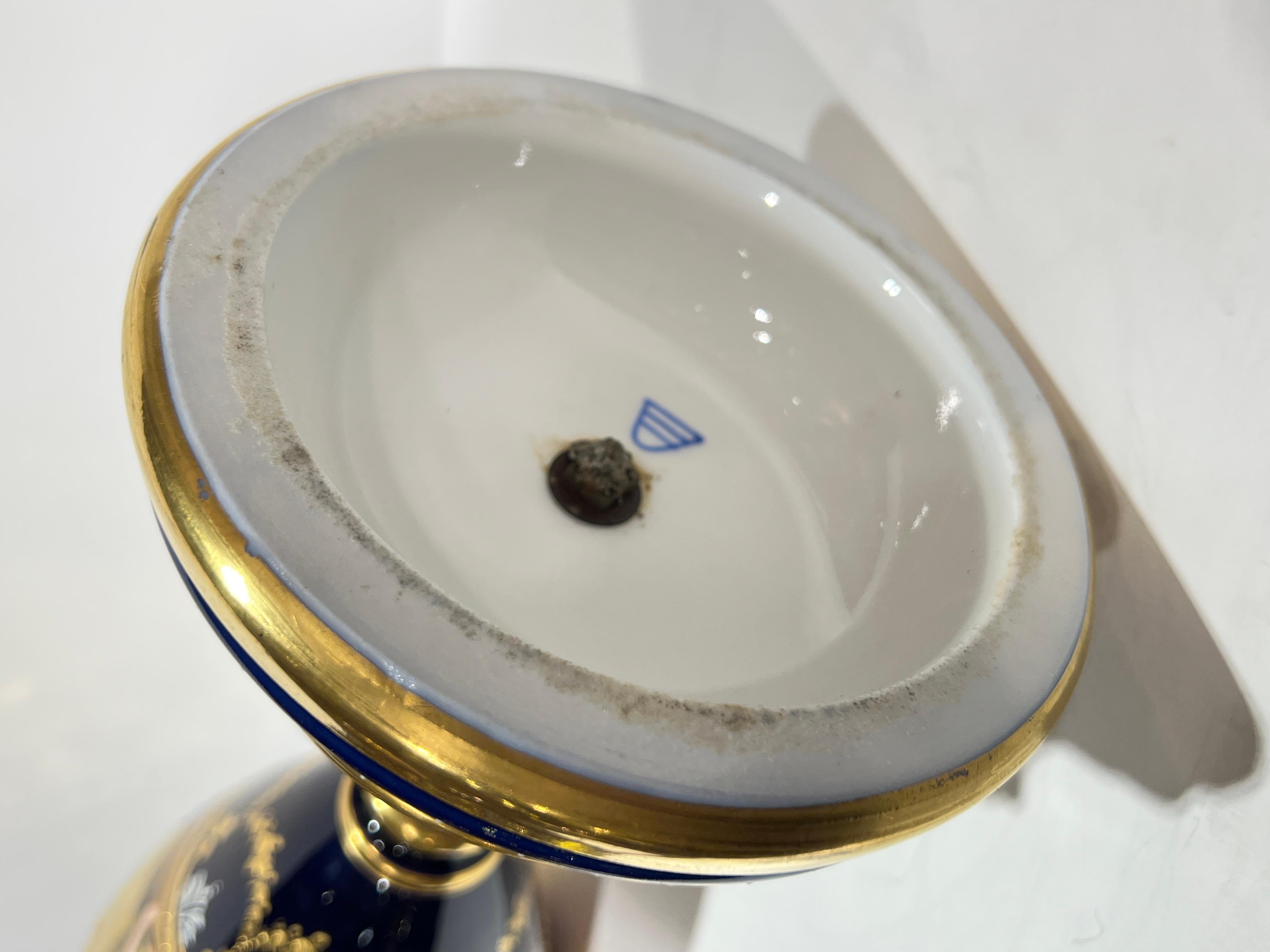 Paire de vases exceptionnels en porcelaine Royal Vienna Porcelain du 19e siècle en vente 4