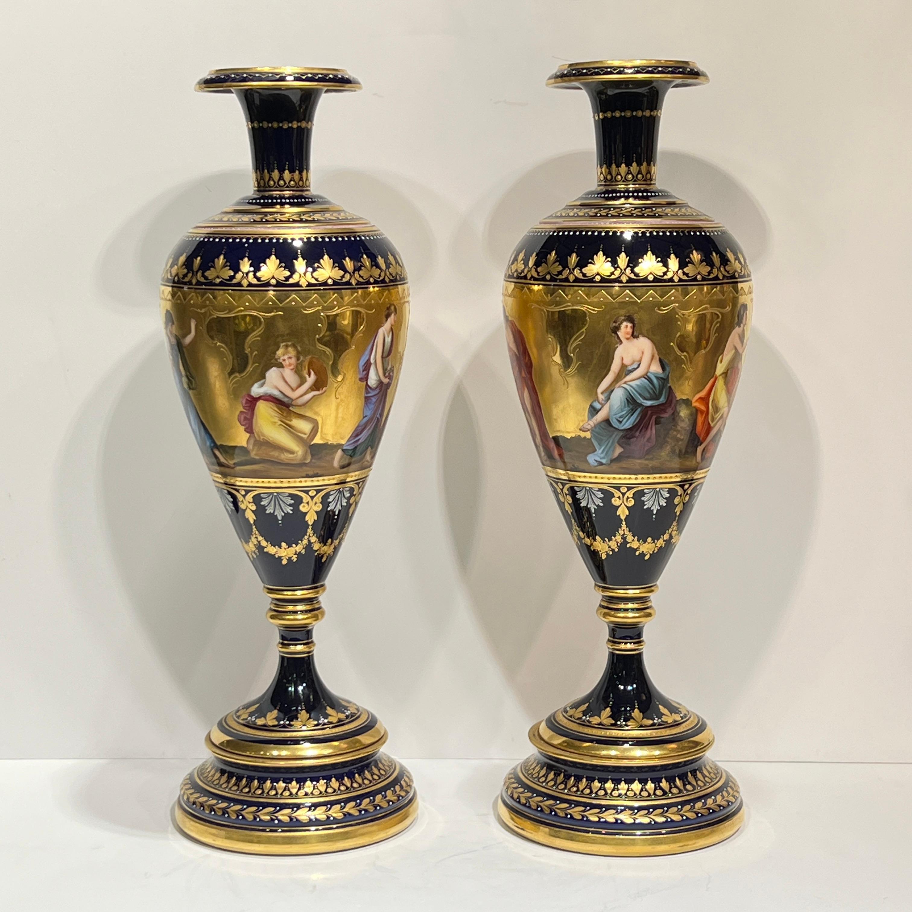 Néoclassique Paire de vases exceptionnels en porcelaine Royal Vienna Porcelain du 19e siècle en vente
