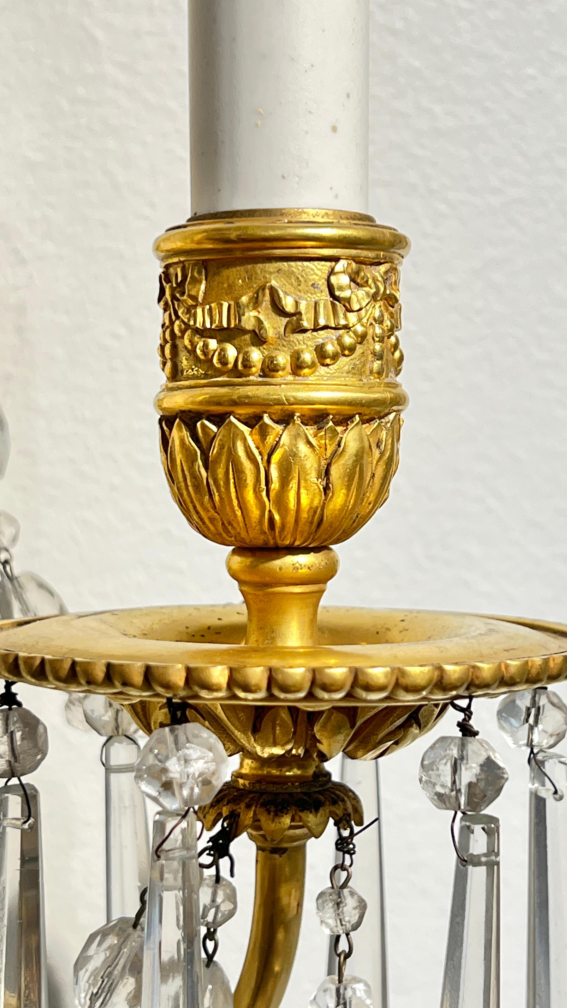 Paire d'exceptionnelles appliques à deux lumières en bronze doré de style Louis XVI en vente 3