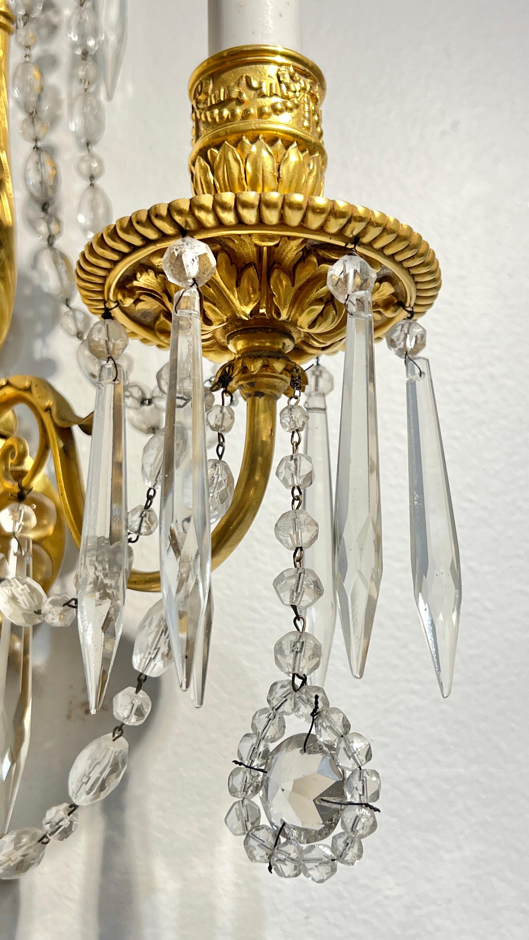 Paire d'exceptionnelles appliques à deux lumières en bronze doré de style Louis XVI en vente 2