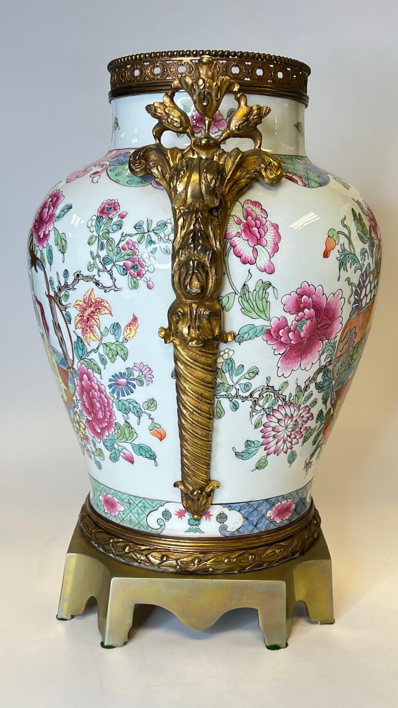 Paar Famille Rose Chinesisch Ingwer Jars mit Bronze Halterungen im Angebot 9