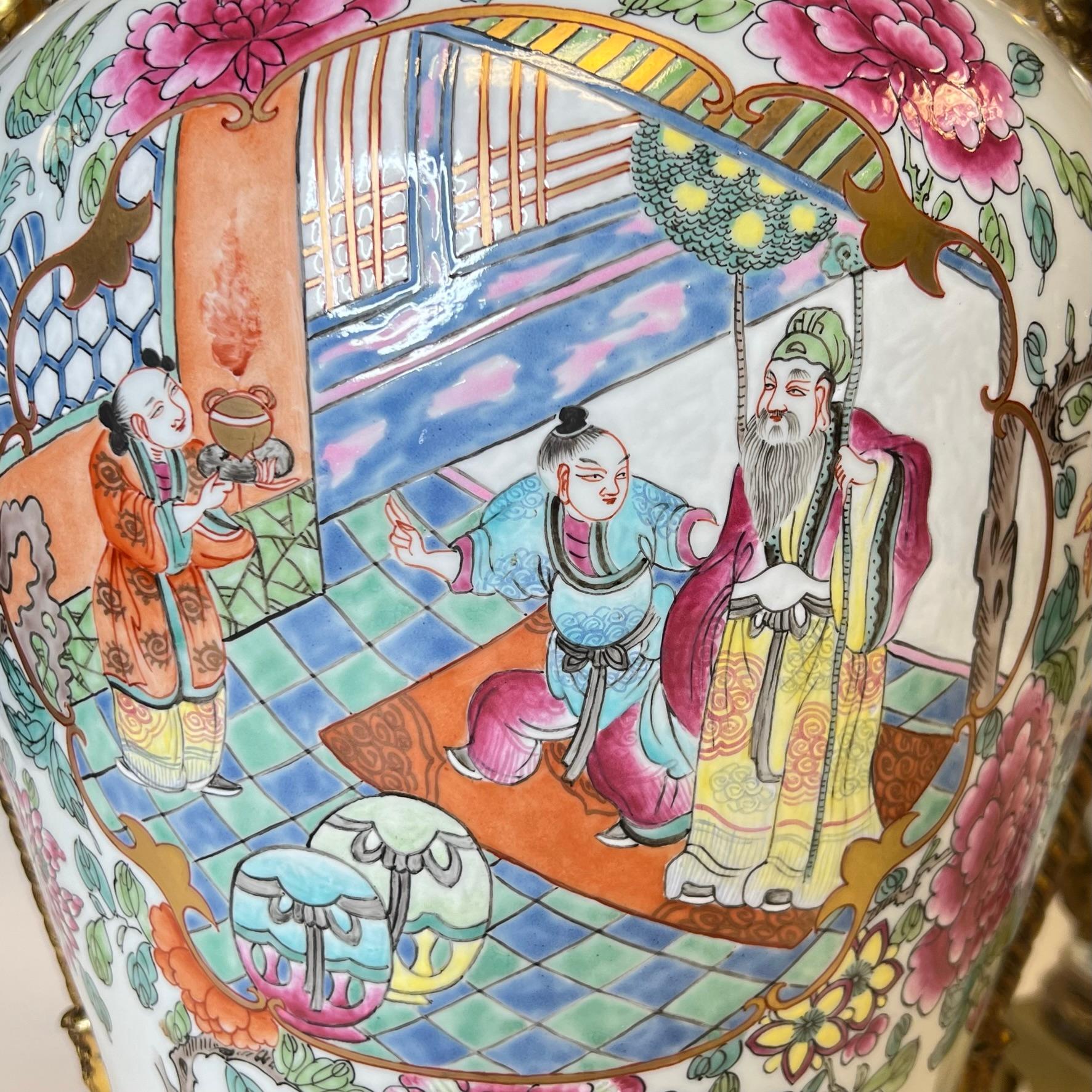 Paar Famille Rose Chinesisch Ingwer Jars mit Bronze Halterungen im Angebot 14