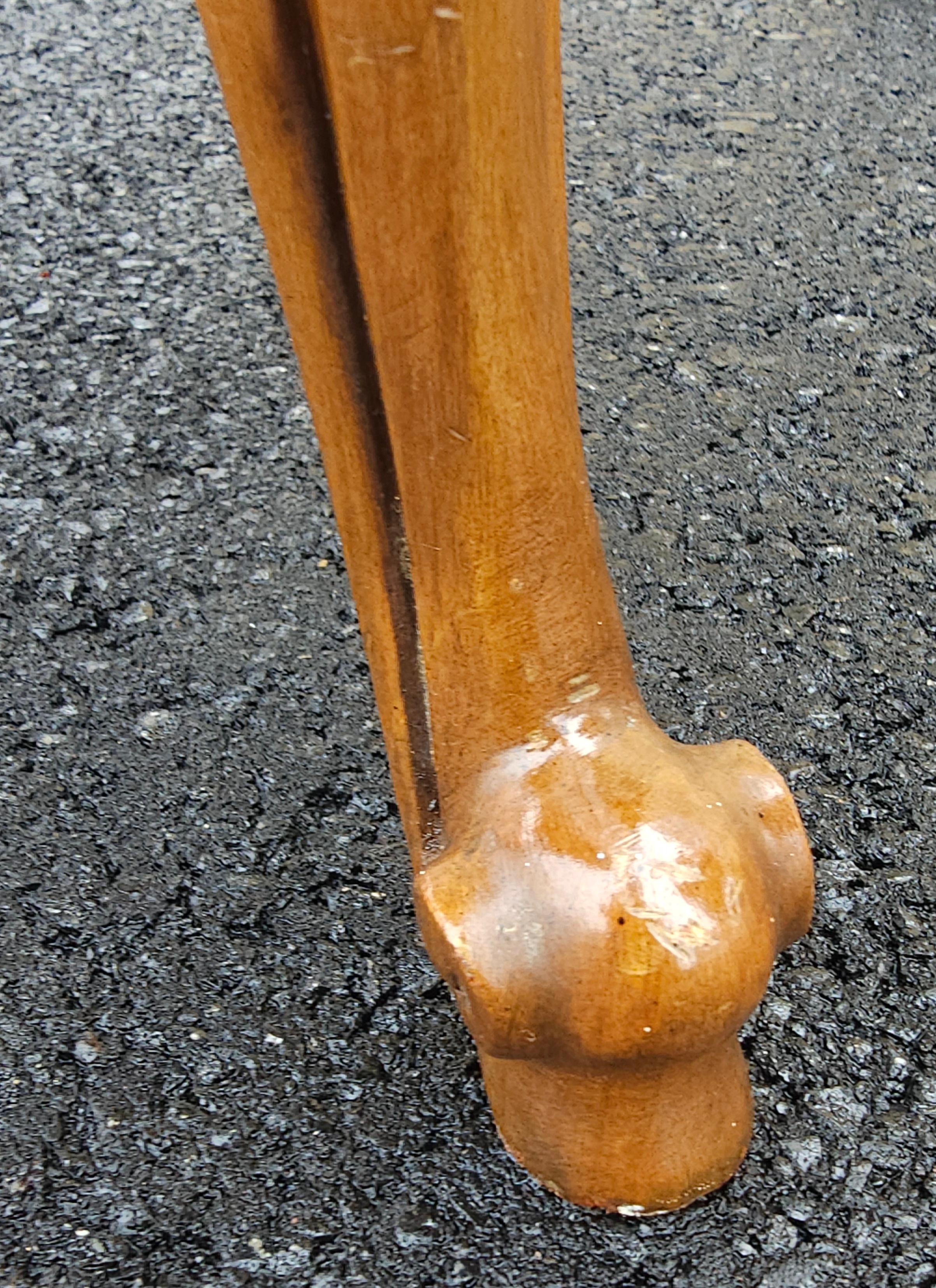 Pareja de mesillas de noche de madera de frutal de estilo provincial francés de Fancher Furniture en venta 8