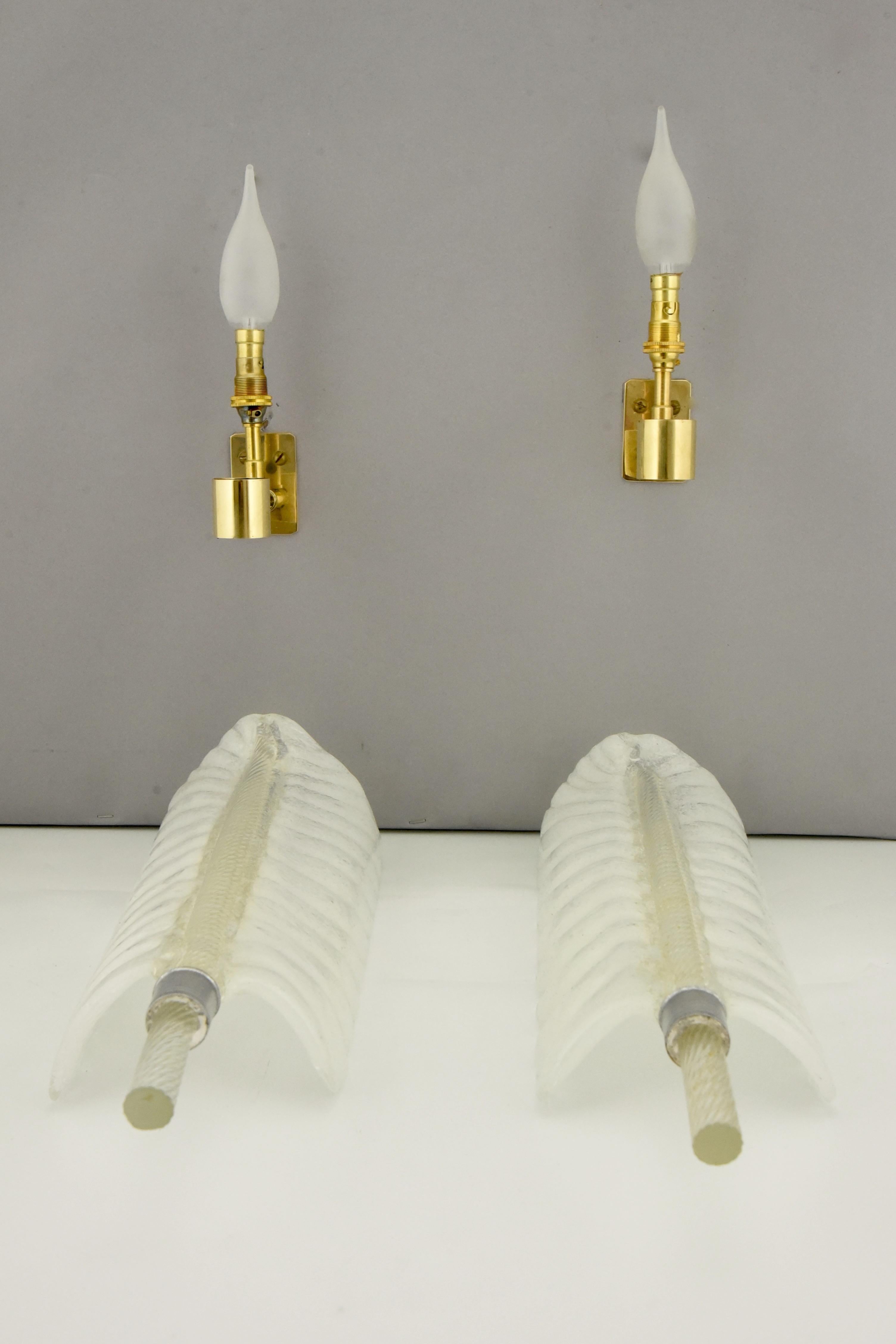 Feather Shaped Glass and Brass Sconces André Arbus for Veronese Midcentury, Pair 2